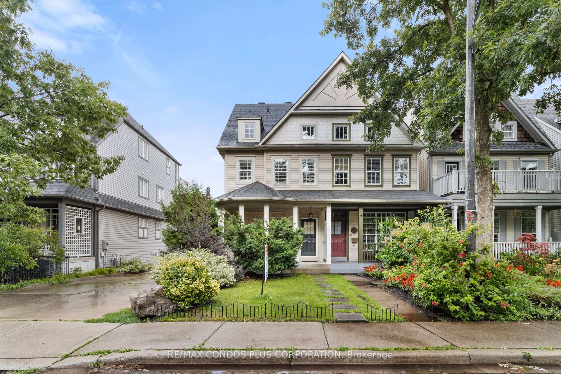 Photo 1 of 127 Boardwalk Drive, Toronto, The Beaches — HOMEH