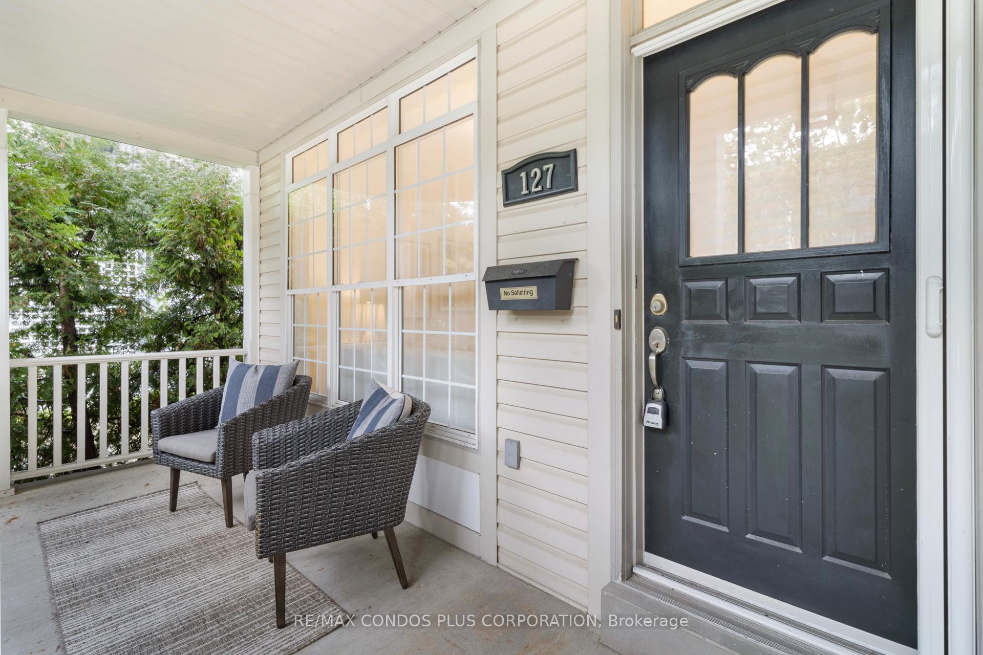 Photo 4 of 127 Boardwalk Drive, Toronto, The Beaches — HOMEH