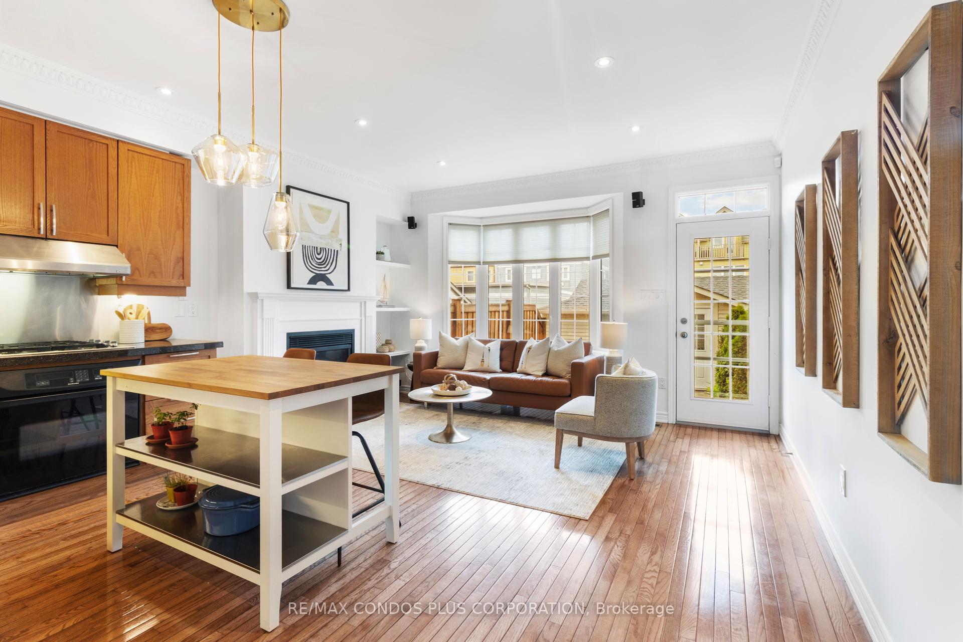 Photo 13 of 127 Boardwalk Drive, Toronto, The Beaches — HOMEH