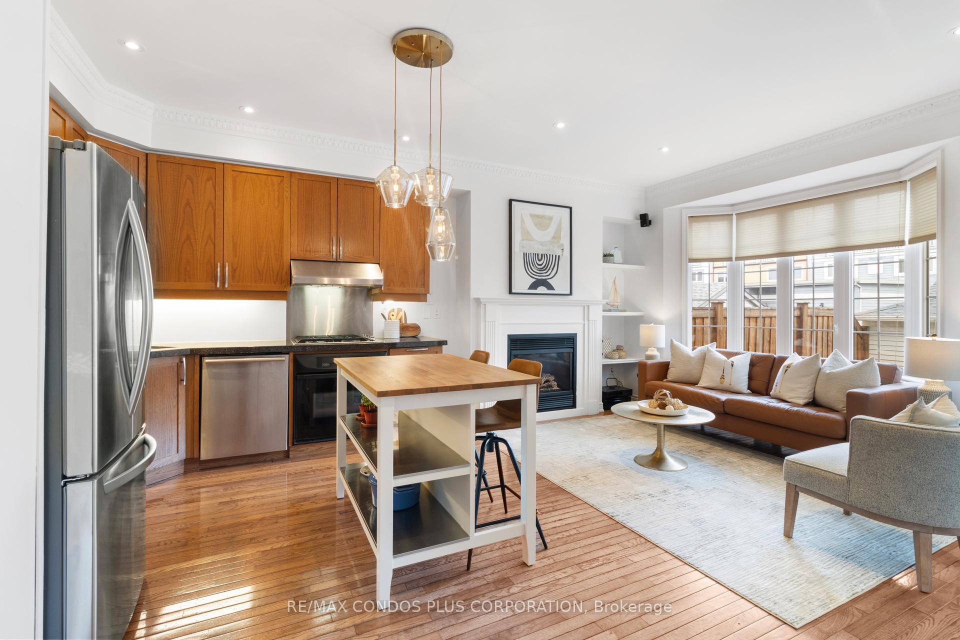Photo 14 of 127 Boardwalk Drive, Toronto, The Beaches — HOMEH