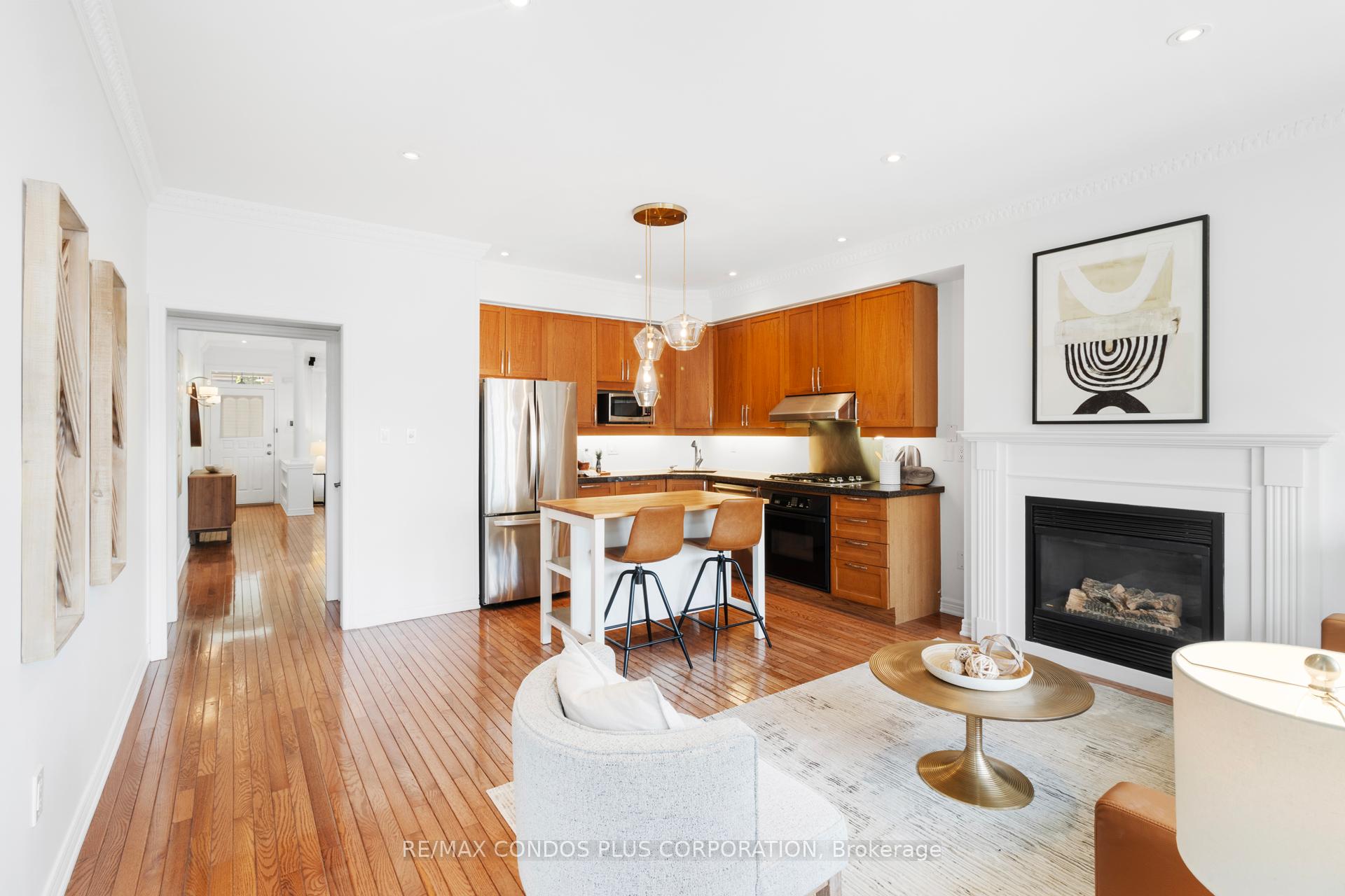 Photo 15 of 127 Boardwalk Drive, Toronto, The Beaches — HOMEH