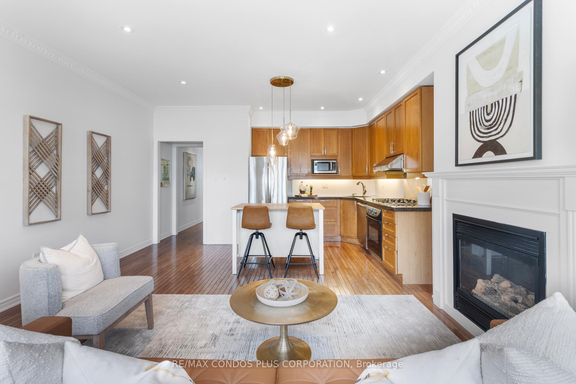 Photo 19 of 127 Boardwalk Drive, Toronto, The Beaches — HOMEH