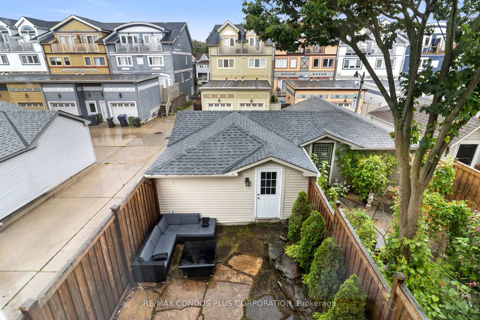 Photo 37 of 127 Boardwalk Drive, Toronto, The Beaches — HOMEH