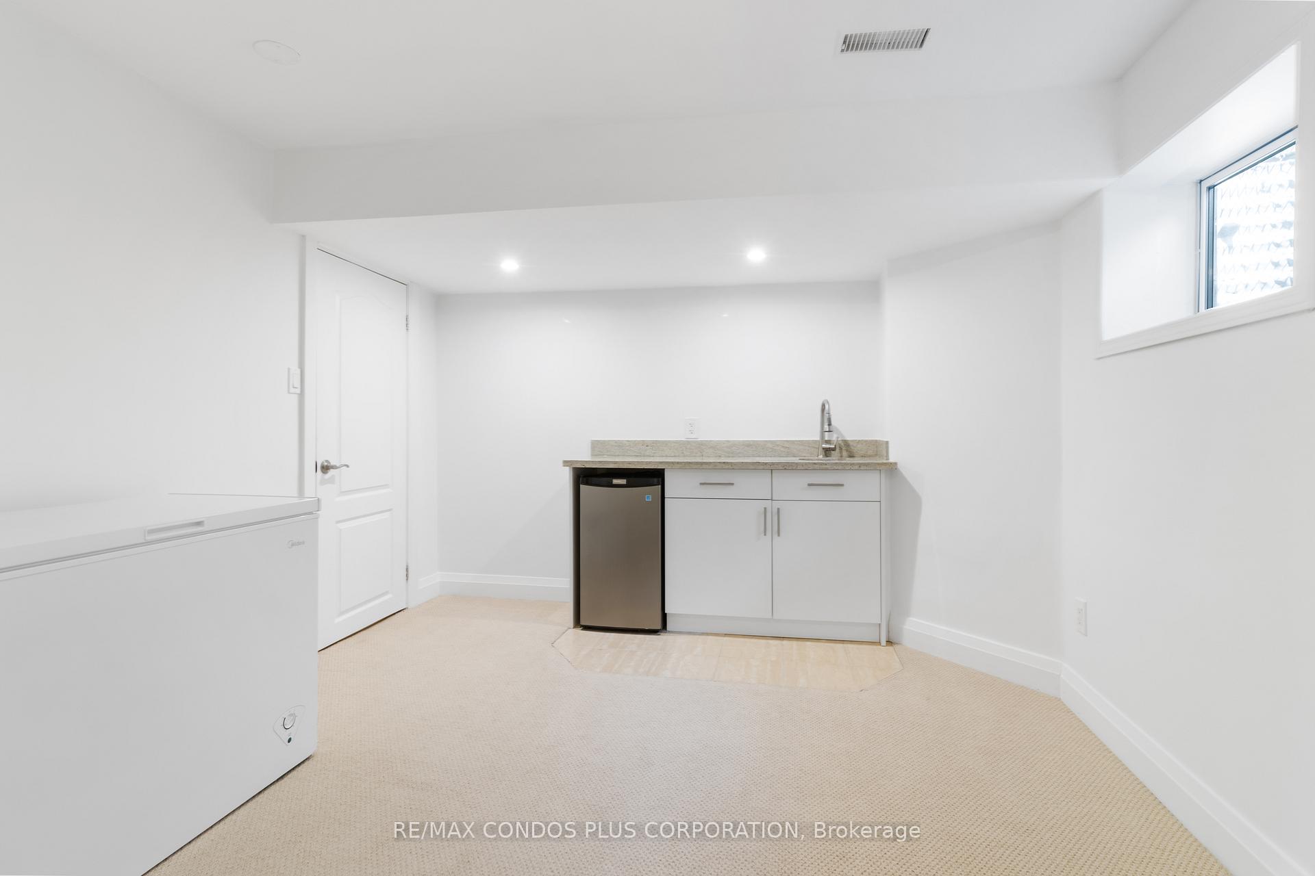 Photo 41 of 127 Boardwalk Drive, Toronto, The Beaches — HOMEH