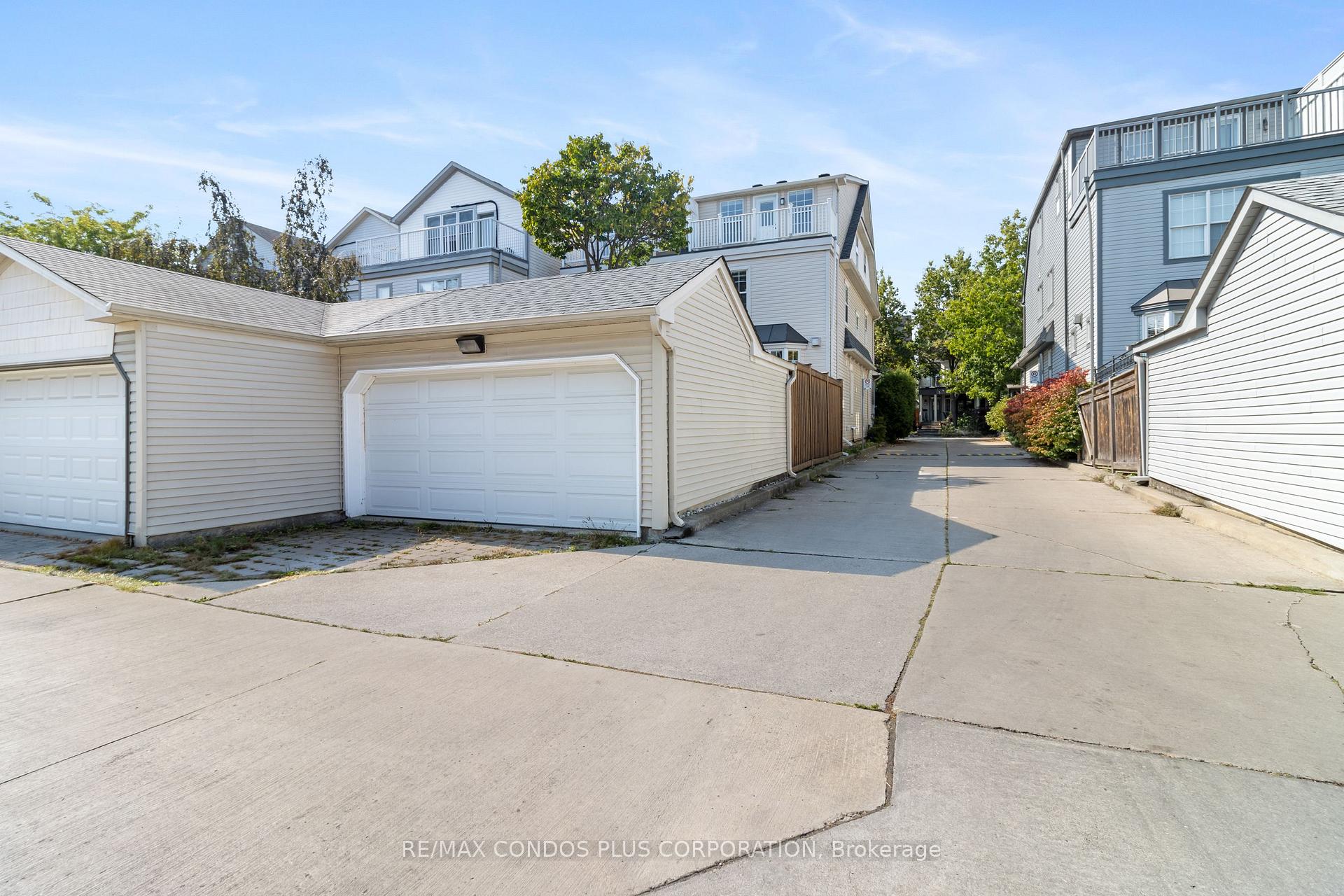 Photo 49 of 127 Boardwalk Drive, Toronto, The Beaches — HOMEH
