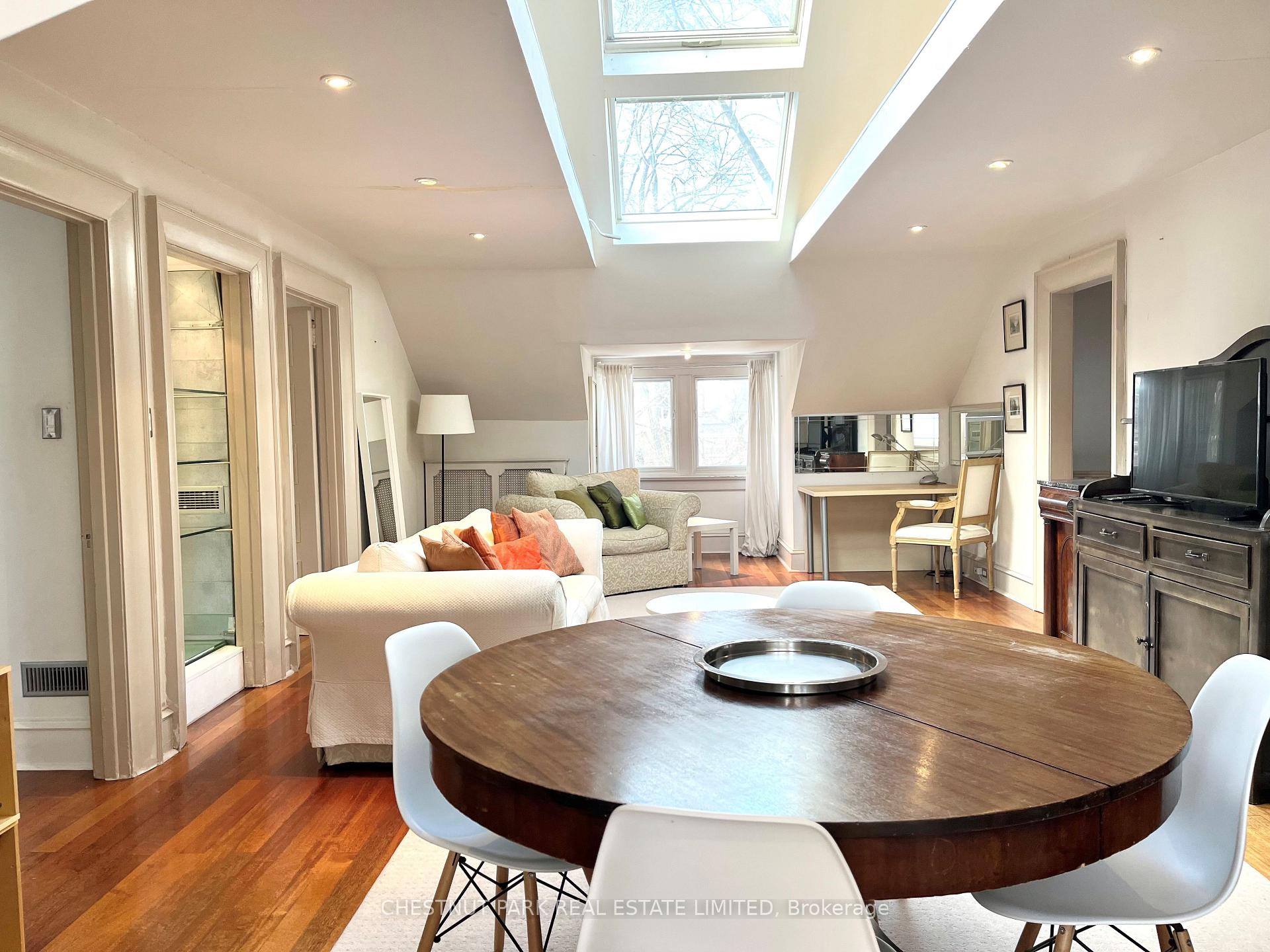 Photo 3 of Unit 3rd Flr, 114 Glen Road, Toronto, Rosedale-Moore Park — HOMEH