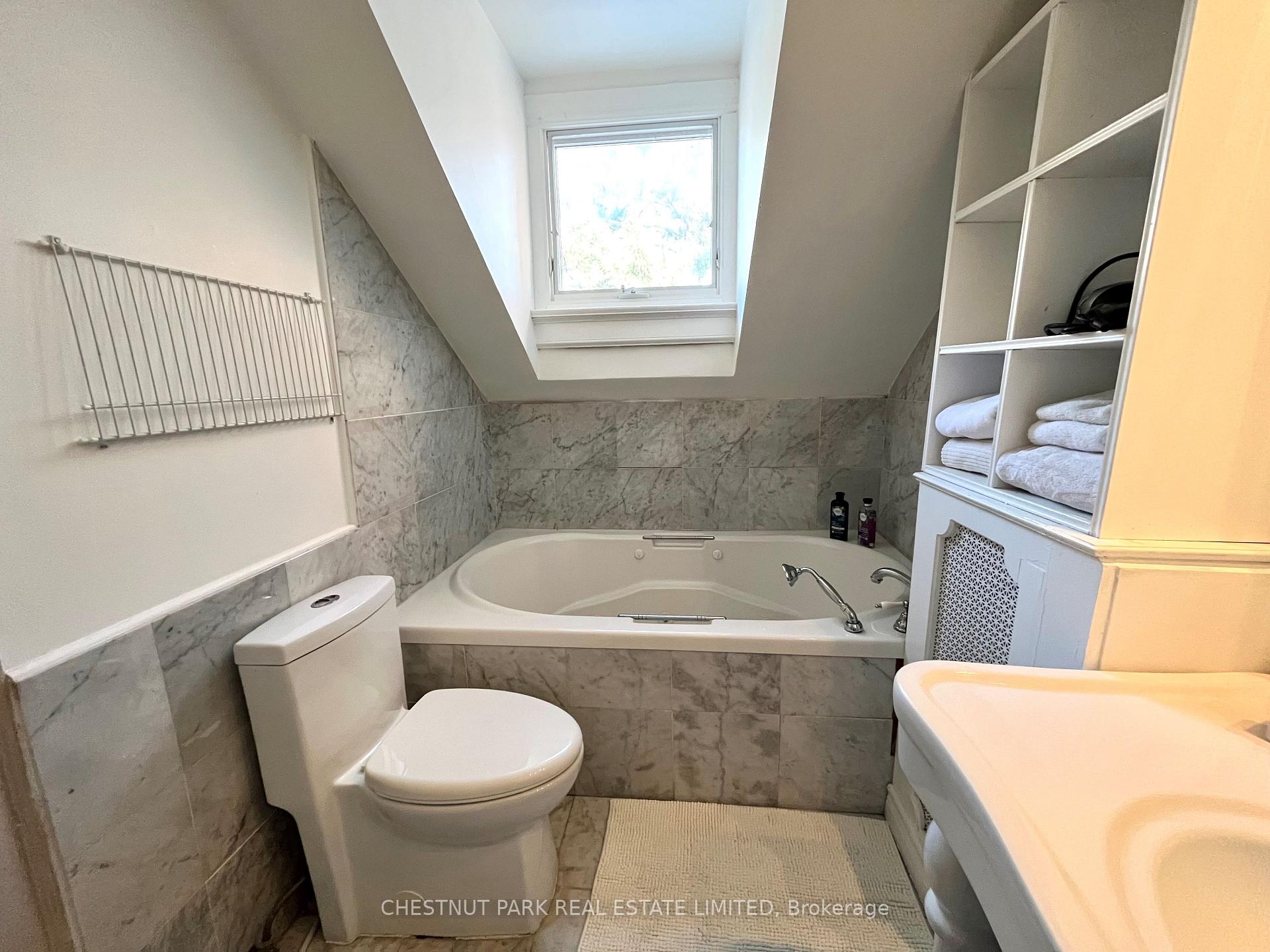 Photo 2 of Unit 3rd Flr, 114 Glen Road, Toronto, Rosedale-Moore Park — HOMEH