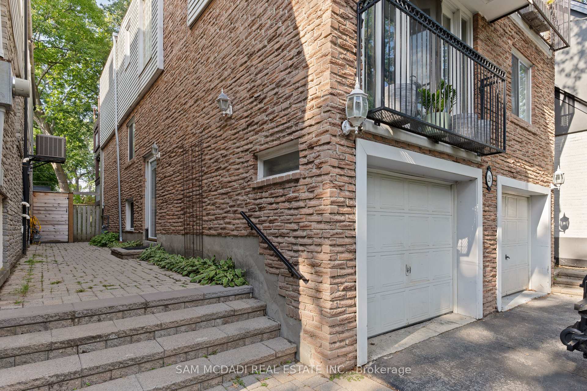 Photo 1 of Unit Lower, 26 Pine Avenue, Toronto, The Beaches — HOMEH