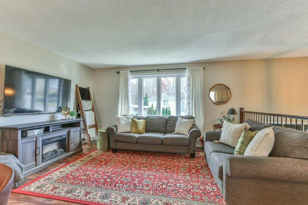 Photo 16 of 548 Pamela Drive, Strathroy-Caradoc, Mount Brydges — HOMEH