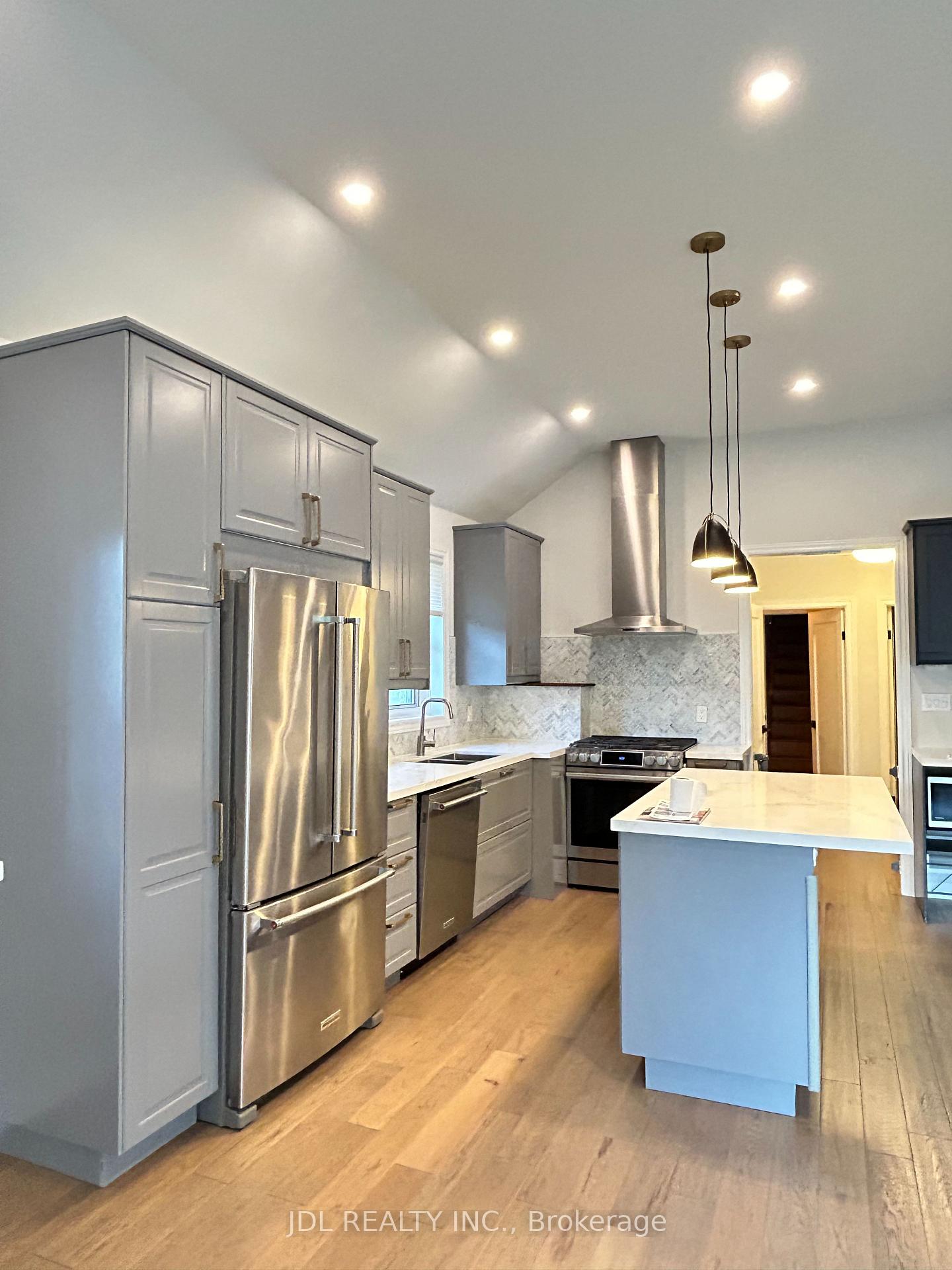 Photo 4 of 535 Broadway Avenue, Toronto, Leaside — HOMEH