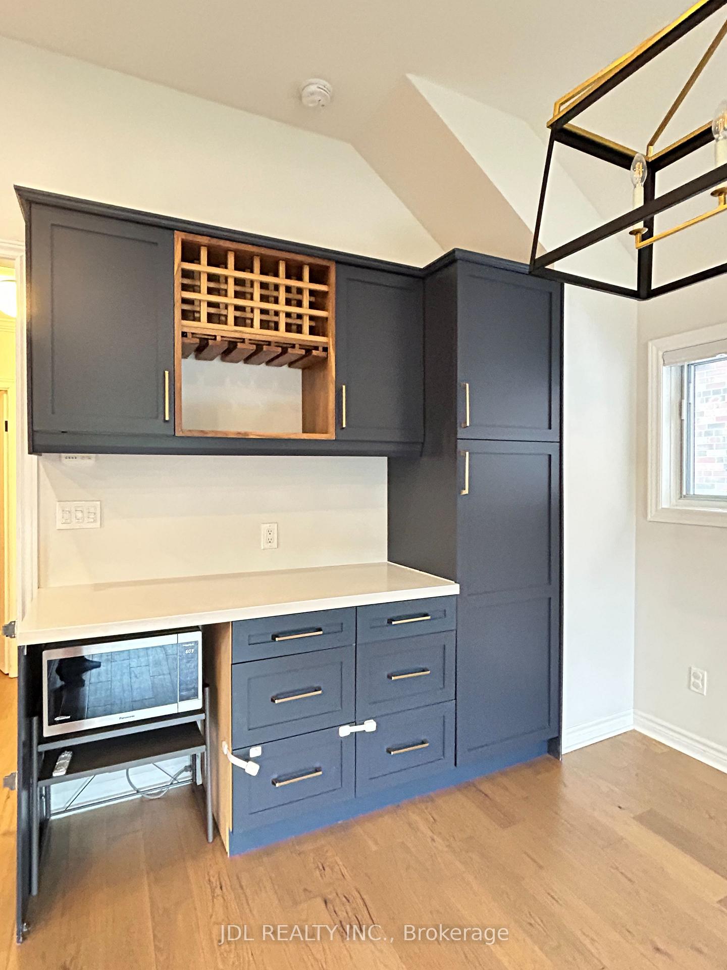 Photo 7 of 535 Broadway Avenue, Toronto, Leaside — HOMEH