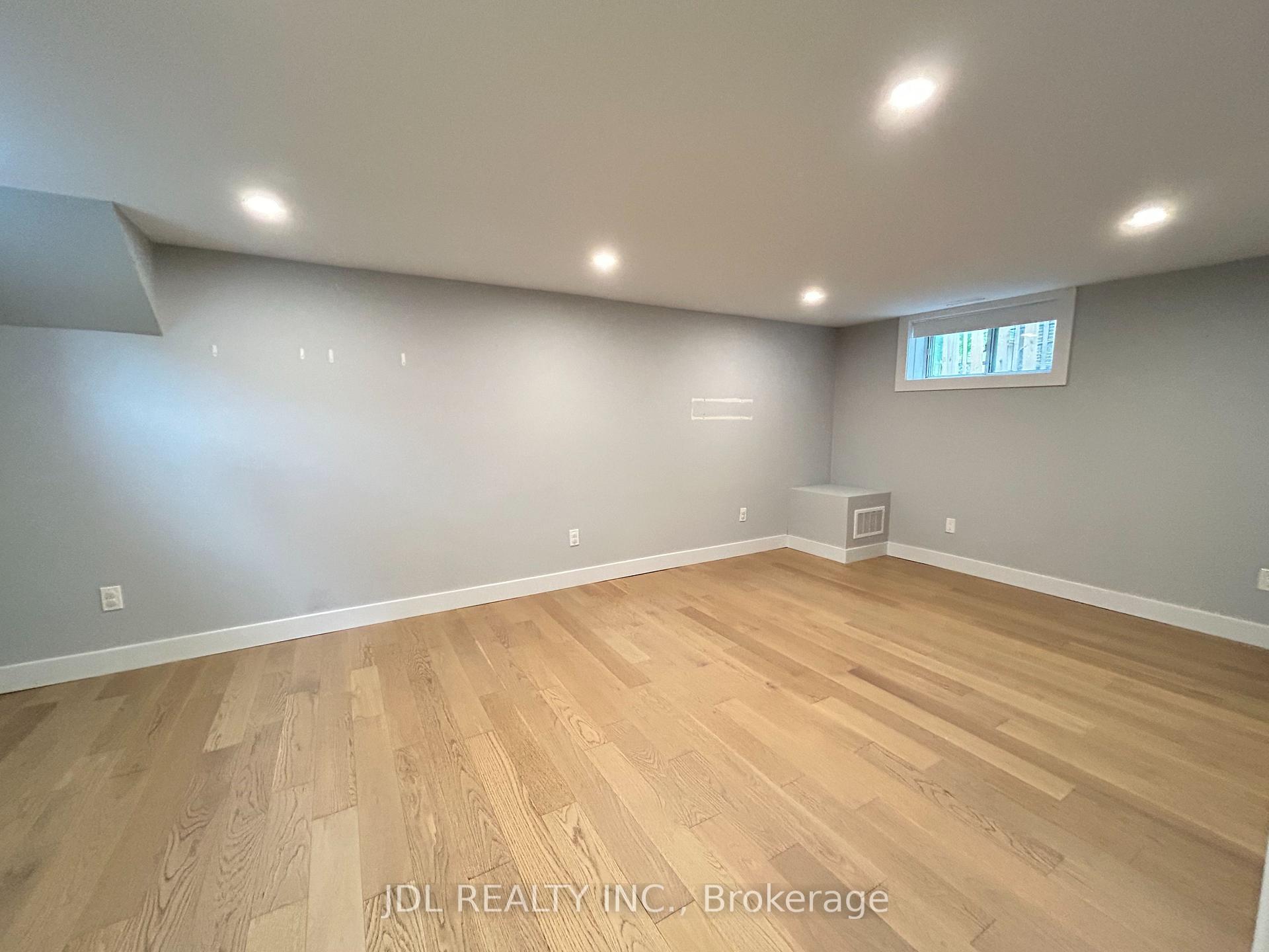 Photo 11 of 535 Broadway Avenue, Toronto, Leaside — HOMEH