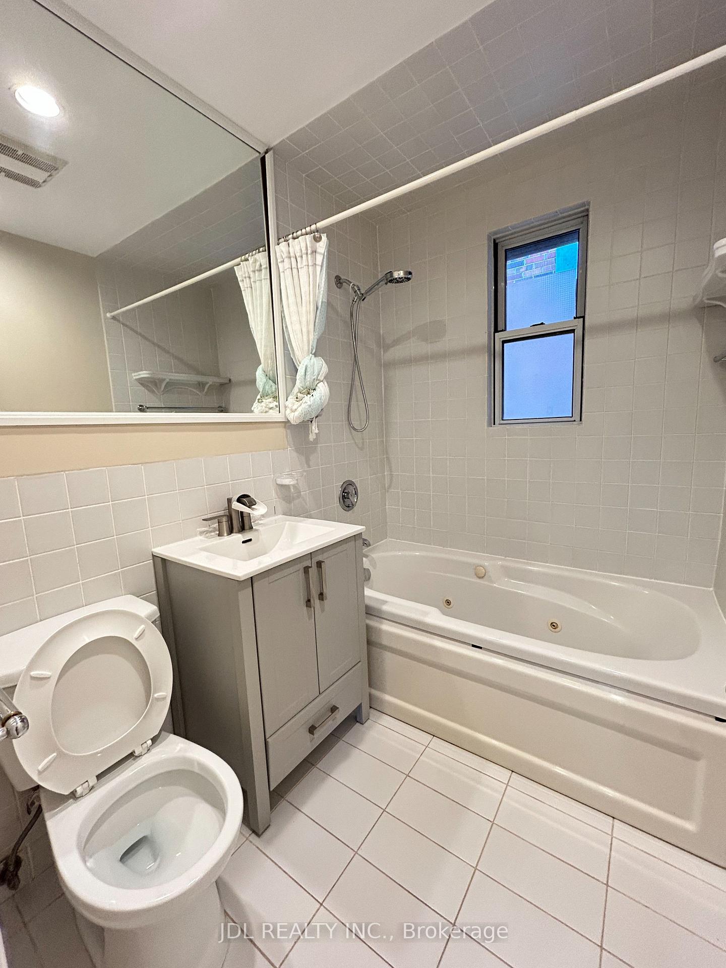 Photo 12 of 535 Broadway Avenue, Toronto, Leaside — HOMEH
