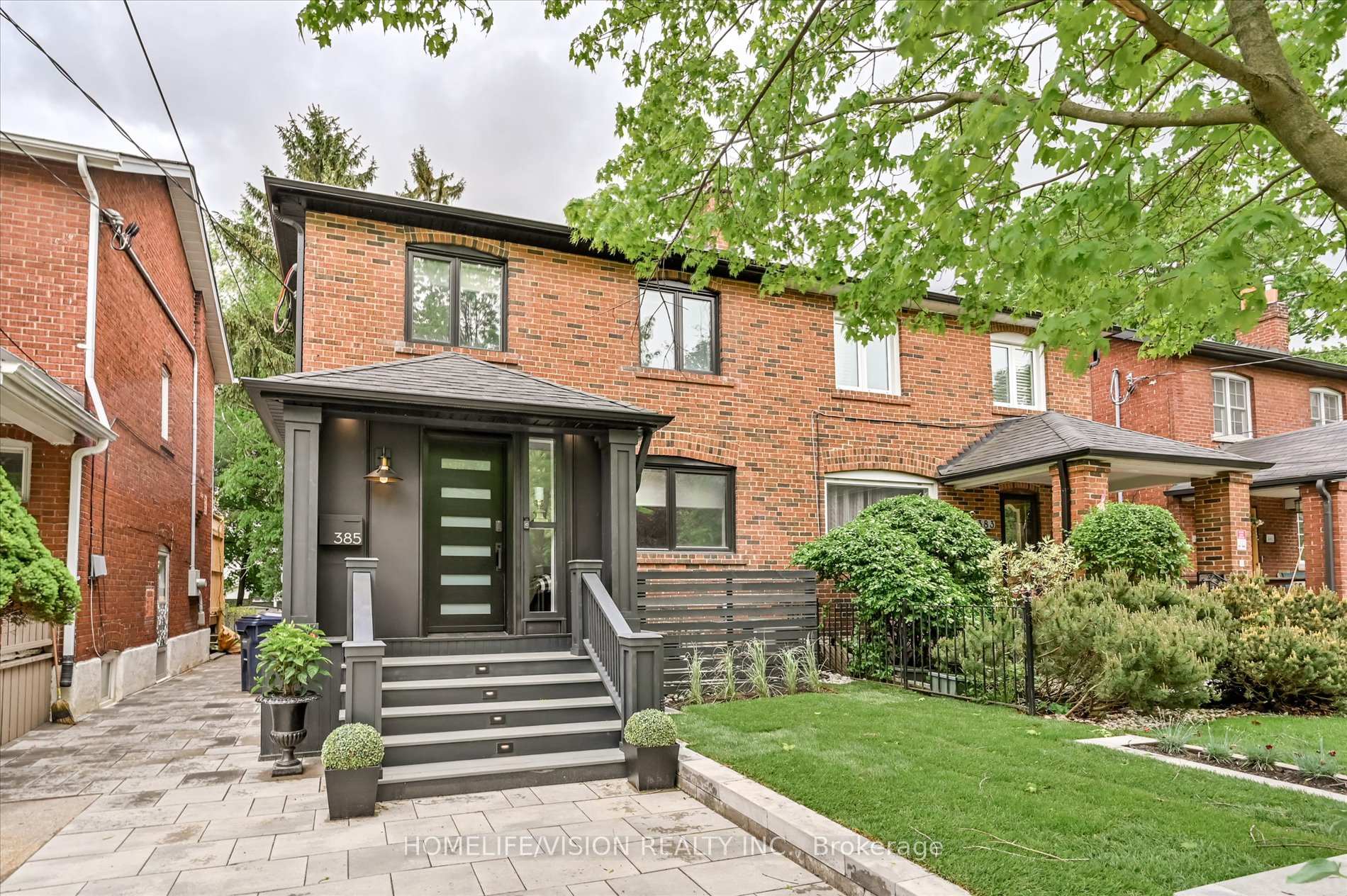 Photo 4 of 385 Belsize Drive, Toronto, Mount Pleasant East — HOMEH