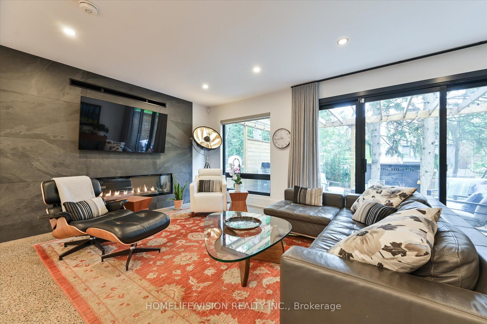 Photo 11 of 385 Belsize Drive, Toronto, Mount Pleasant East — HOMEH