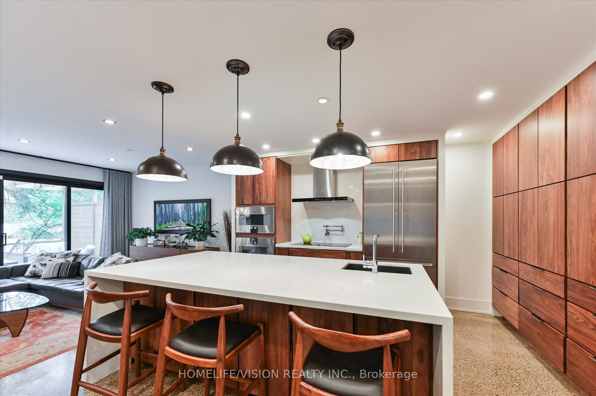 Photo 15 of 385 Belsize Drive, Toronto, Mount Pleasant East — HOMEH
