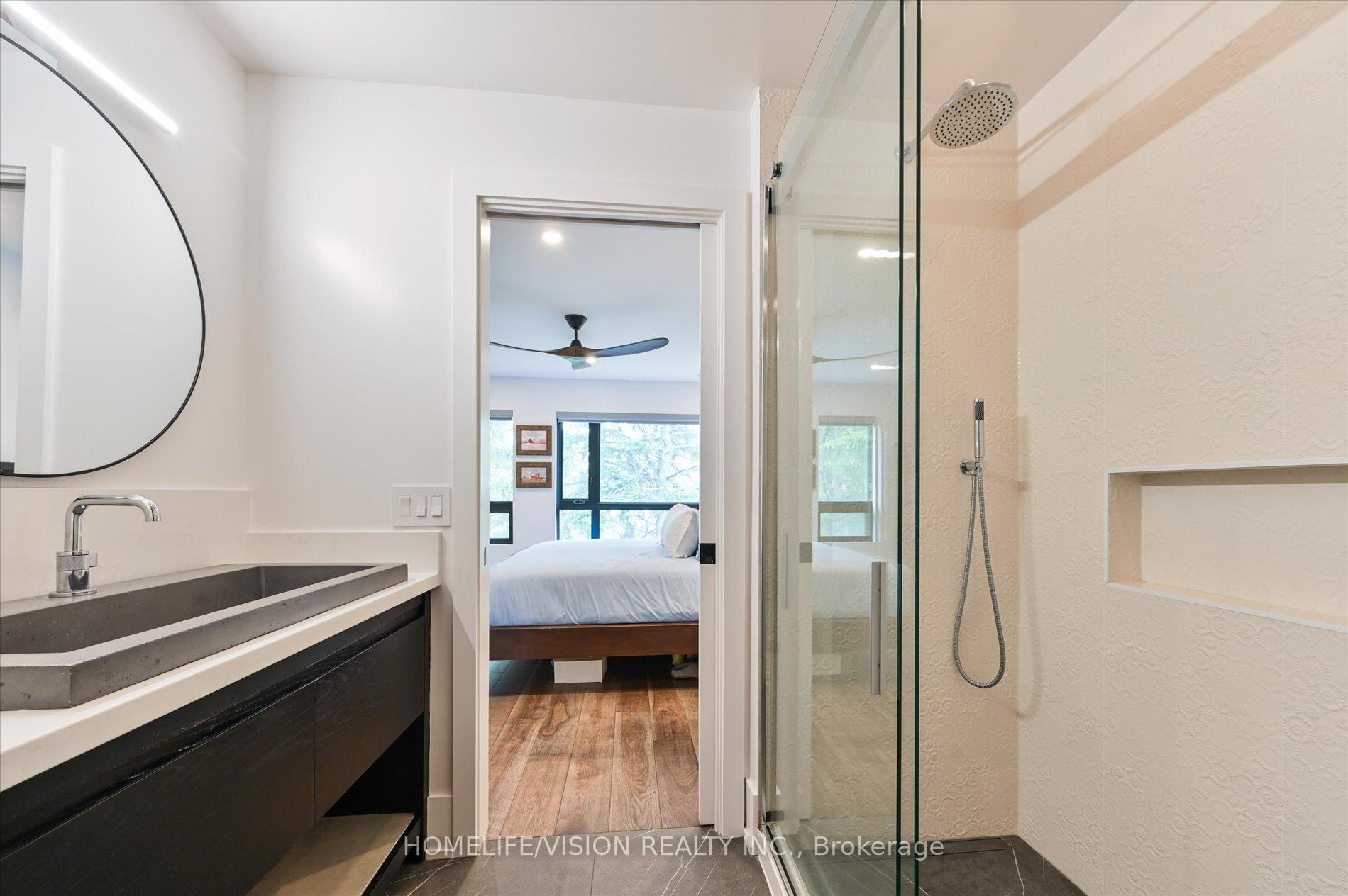 Photo 24 of 385 Belsize Drive, Toronto, Mount Pleasant East — HOMEH
