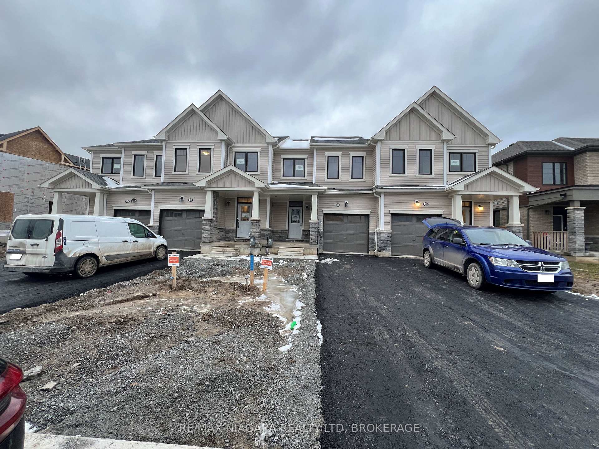 Photo 2 of 151 Vanilla Trail, Thorold, Rolling Meadows — HOMEH