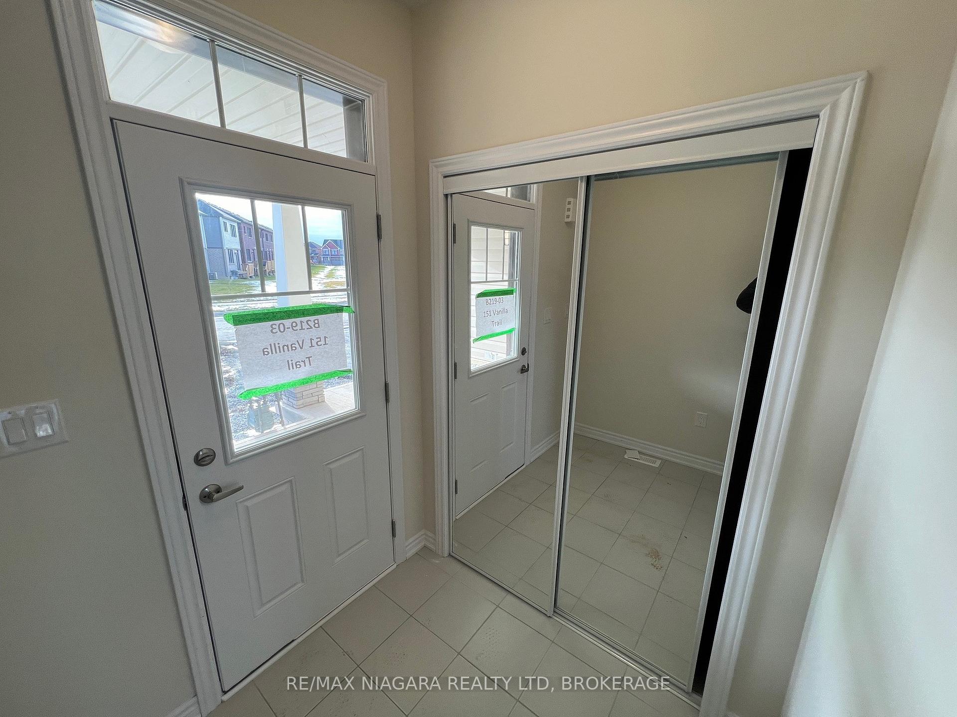 Photo 3 of 151 Vanilla Trail, Thorold, Rolling Meadows — HOMEH