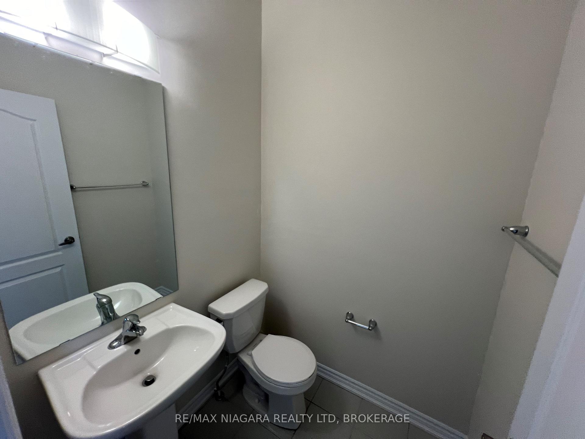 Photo 4 of 151 Vanilla Trail, Thorold, Rolling Meadows — HOMEH