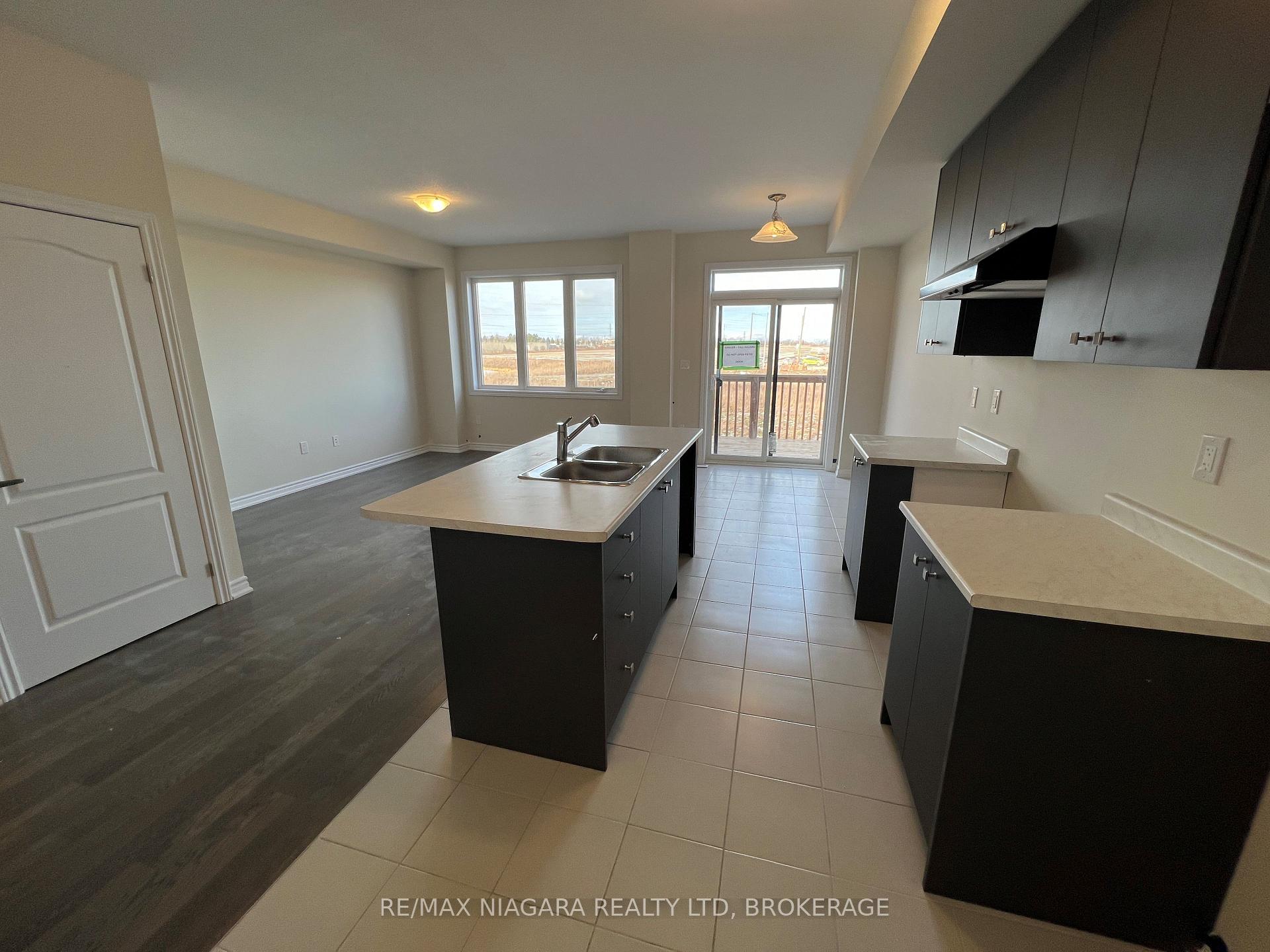 Photo 5 of 151 Vanilla Trail, Thorold, Rolling Meadows — HOMEH
