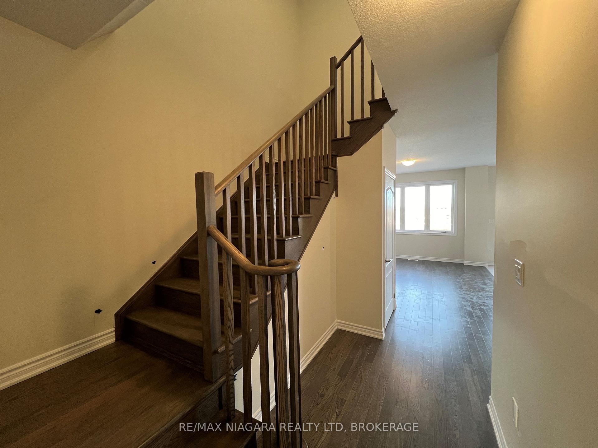 Photo 6 of 151 Vanilla Trail, Thorold, Rolling Meadows — HOMEH