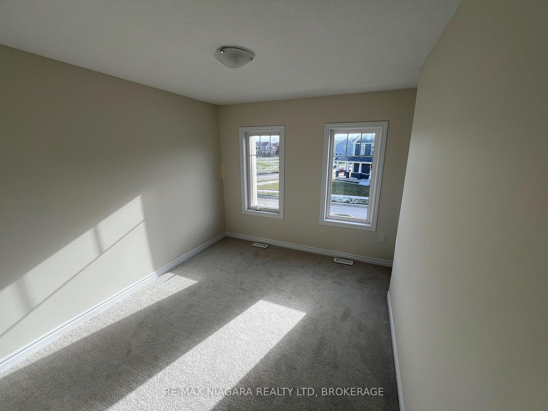 Photo 8 of 151 Vanilla Trail, Thorold, Rolling Meadows — HOMEH