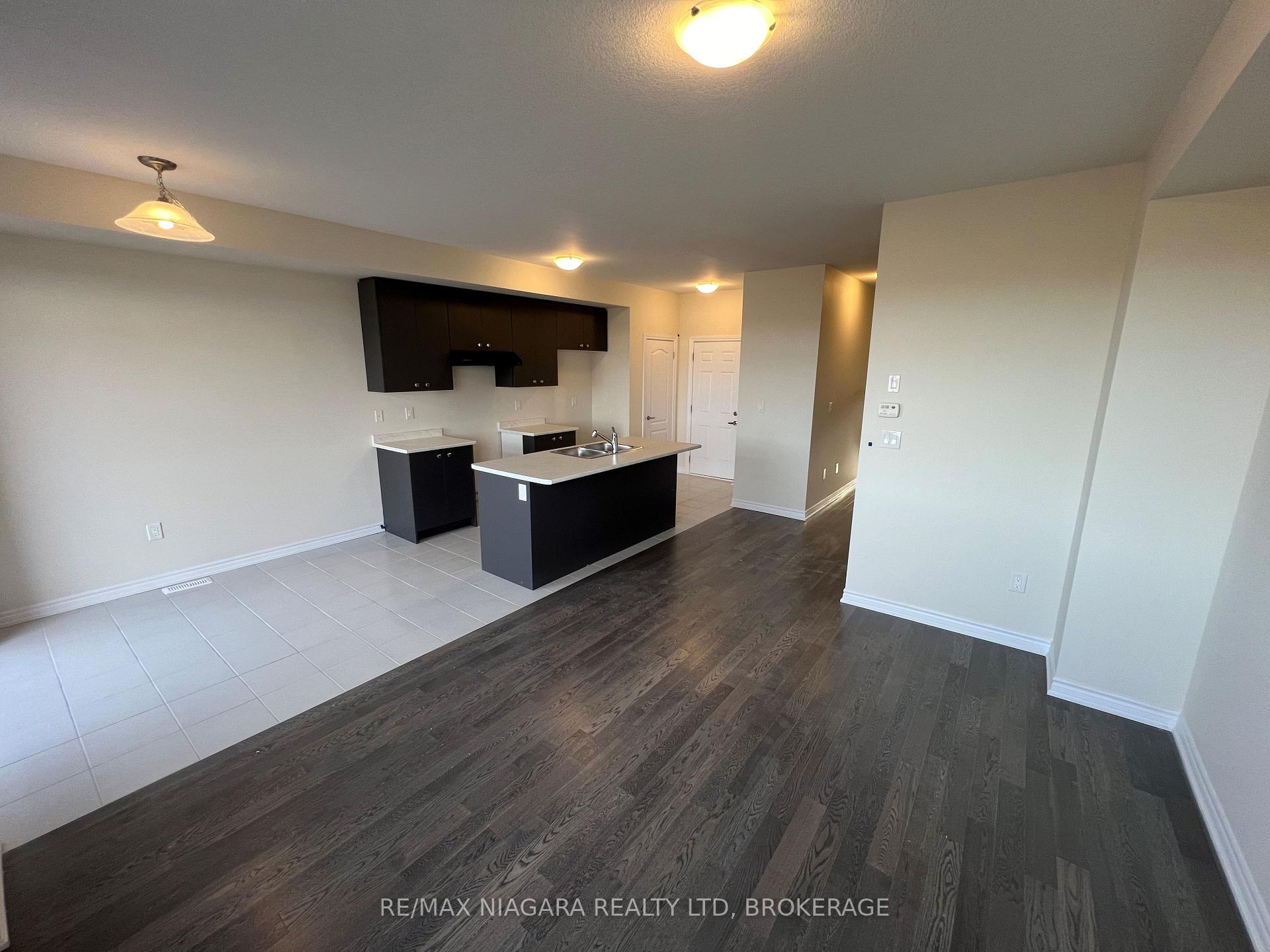 Photo 13 of 151 Vanilla Trail, Thorold, Rolling Meadows — HOMEH