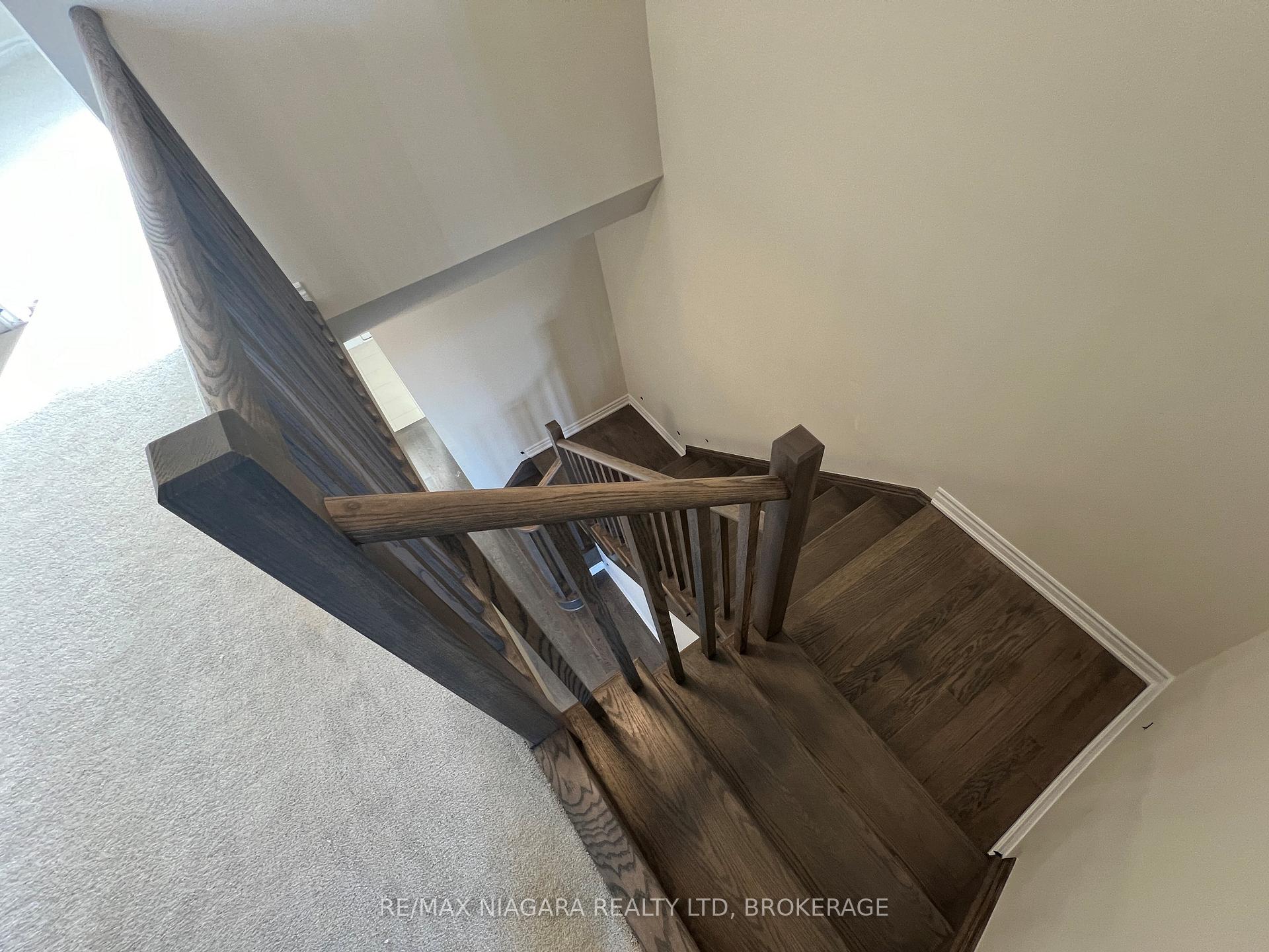 Photo 16 of 151 Vanilla Trail, Thorold, Rolling Meadows — HOMEH