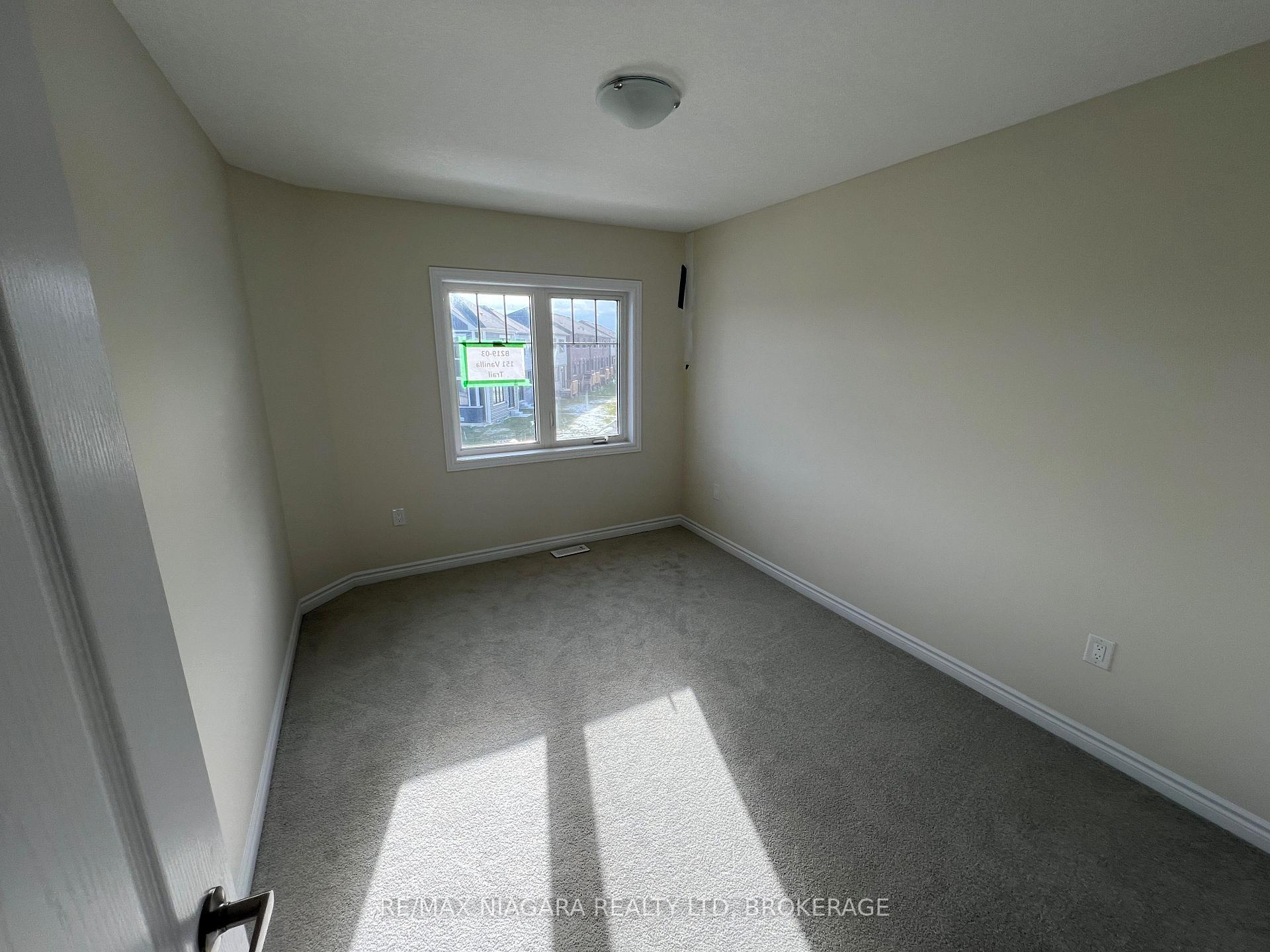 Photo 18 of 151 Vanilla Trail, Thorold, Rolling Meadows — HOMEH