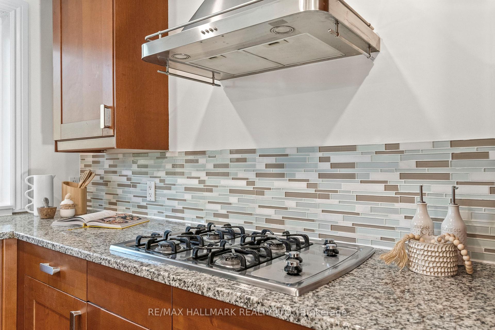 Photo 16 of 153 Bellefair Avenue, Toronto, The Beaches — HOMEH