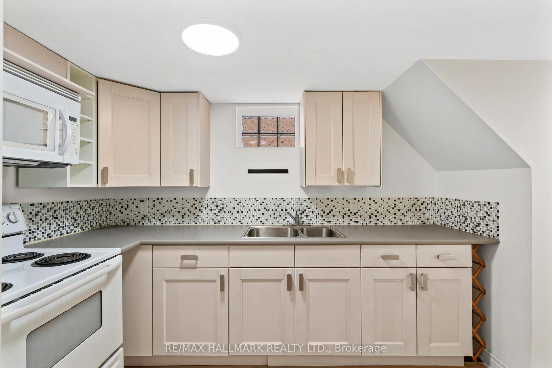Photo 32 of 153 Bellefair Avenue, Toronto, The Beaches — HOMEH