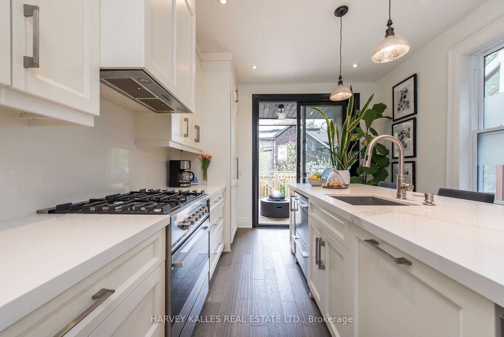 Photo 12 of 429 Sumach Street, Toronto, Cabbagetown-South St. James Town — HOMEH