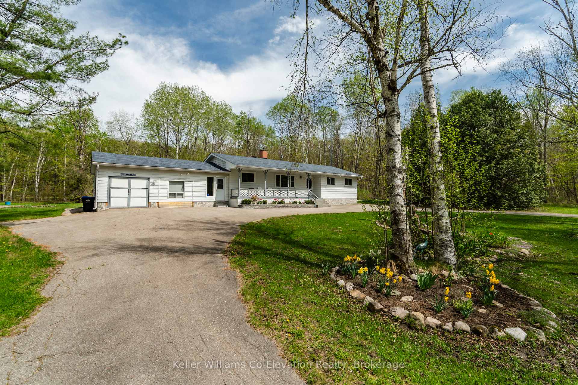 Photo 2 of 1467 Rosemount Road, Tay, Rural Tay — HOMEH