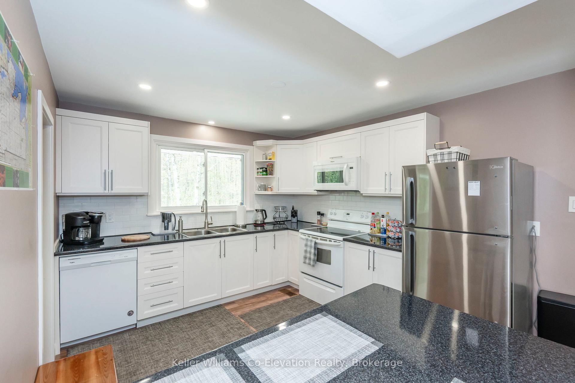 Photo 12 of 1467 Rosemount Road, Tay, Rural Tay — HOMEH