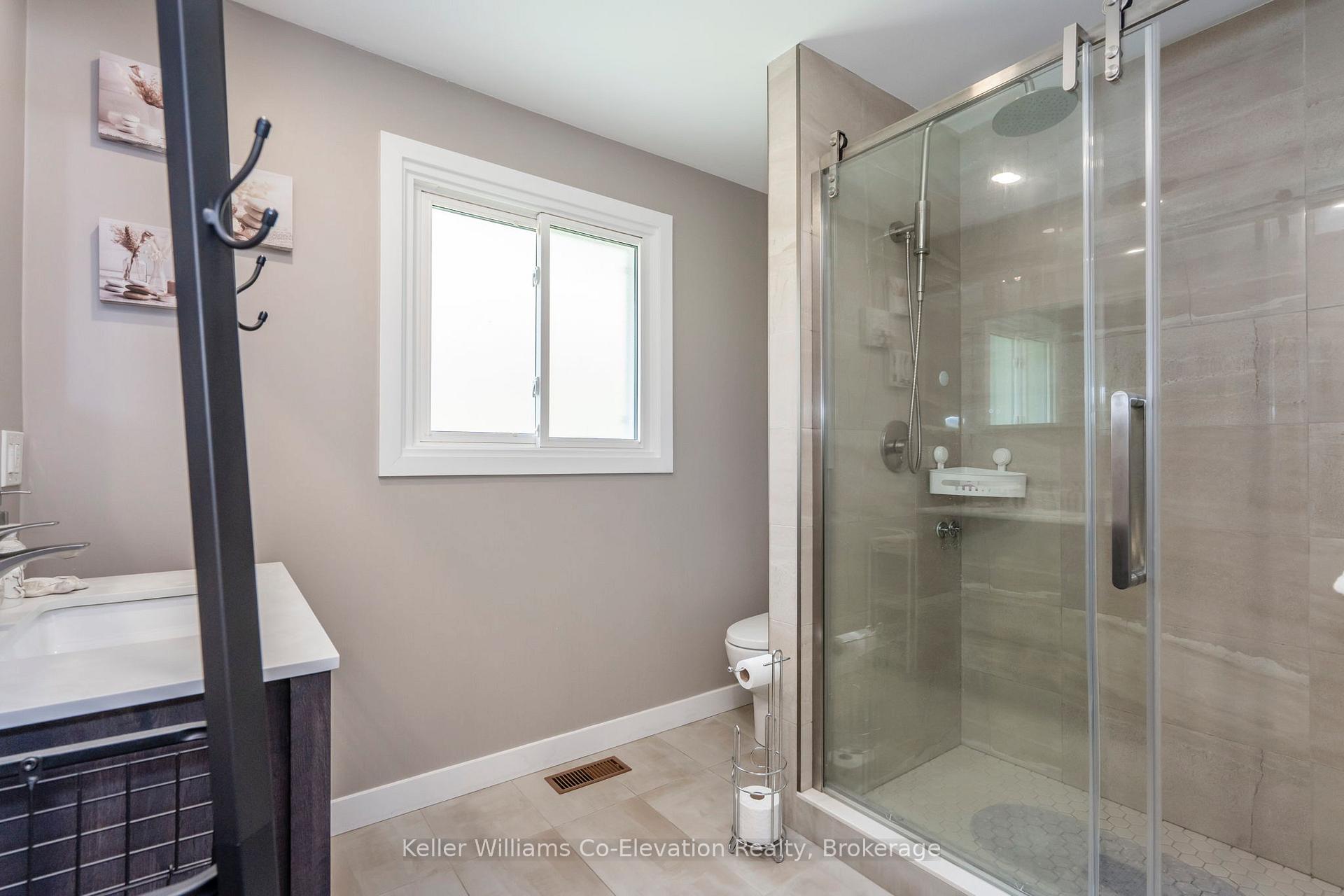 Photo 20 of 1467 Rosemount Road, Tay, Rural Tay — HOMEH