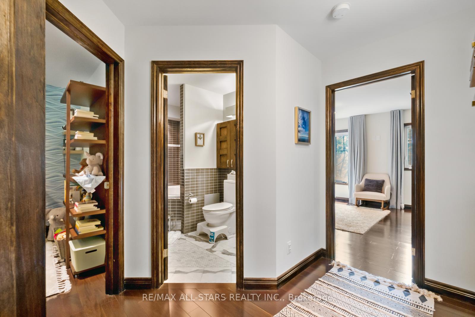 Photo 24 of 12 Glen Davis Crescent, Toronto, East End-Danforth — HOMEH