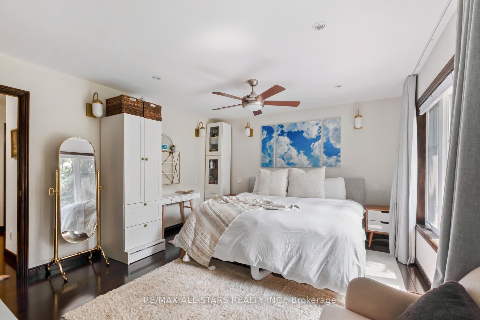 Photo 26 of 12 Glen Davis Crescent, Toronto, East End-Danforth — HOMEH