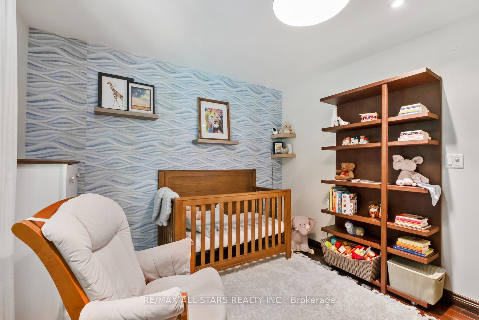 Photo 32 of 12 Glen Davis Crescent, Toronto, East End-Danforth — HOMEH