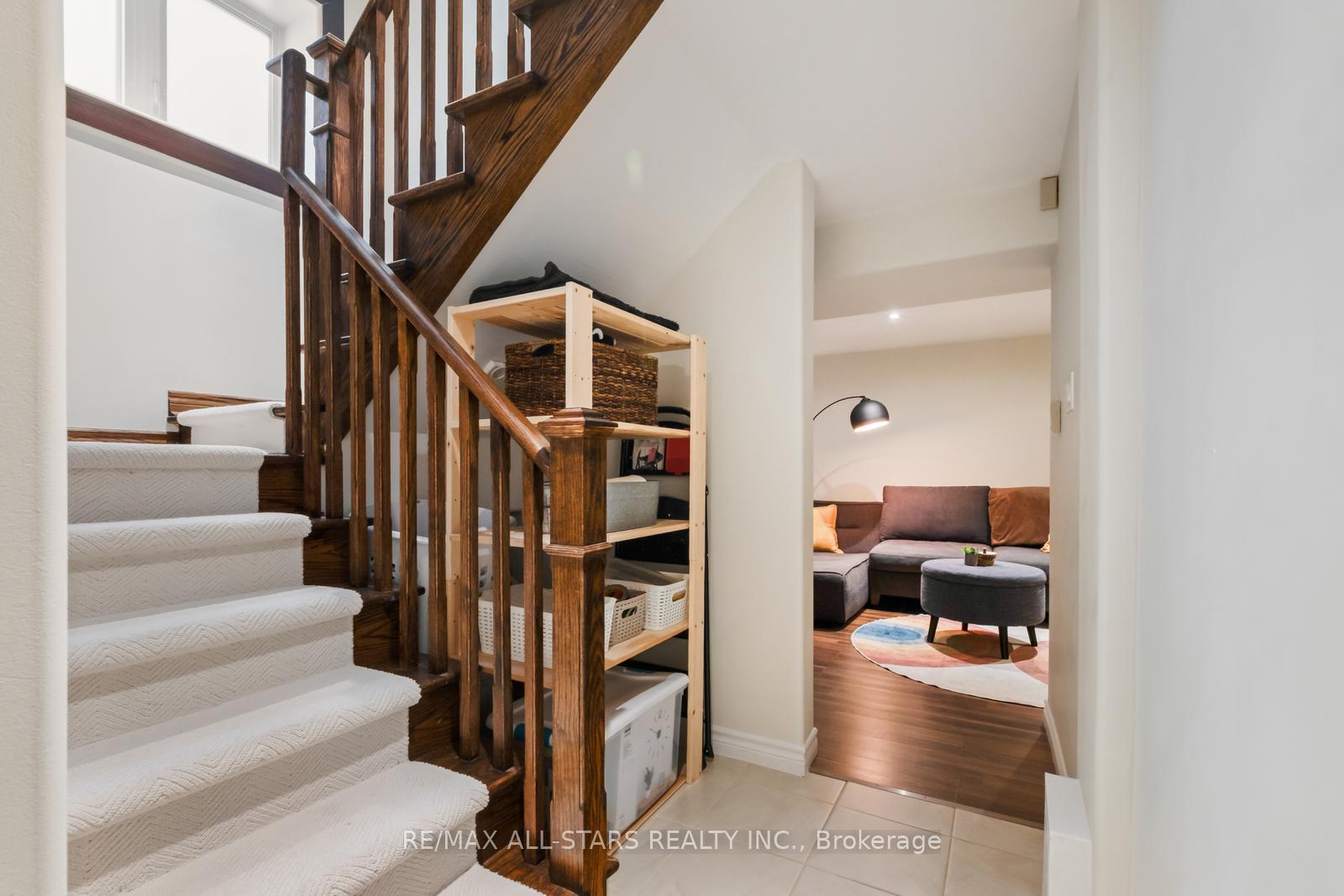 Photo 39 of 12 Glen Davis Crescent, Toronto, East End-Danforth — HOMEH