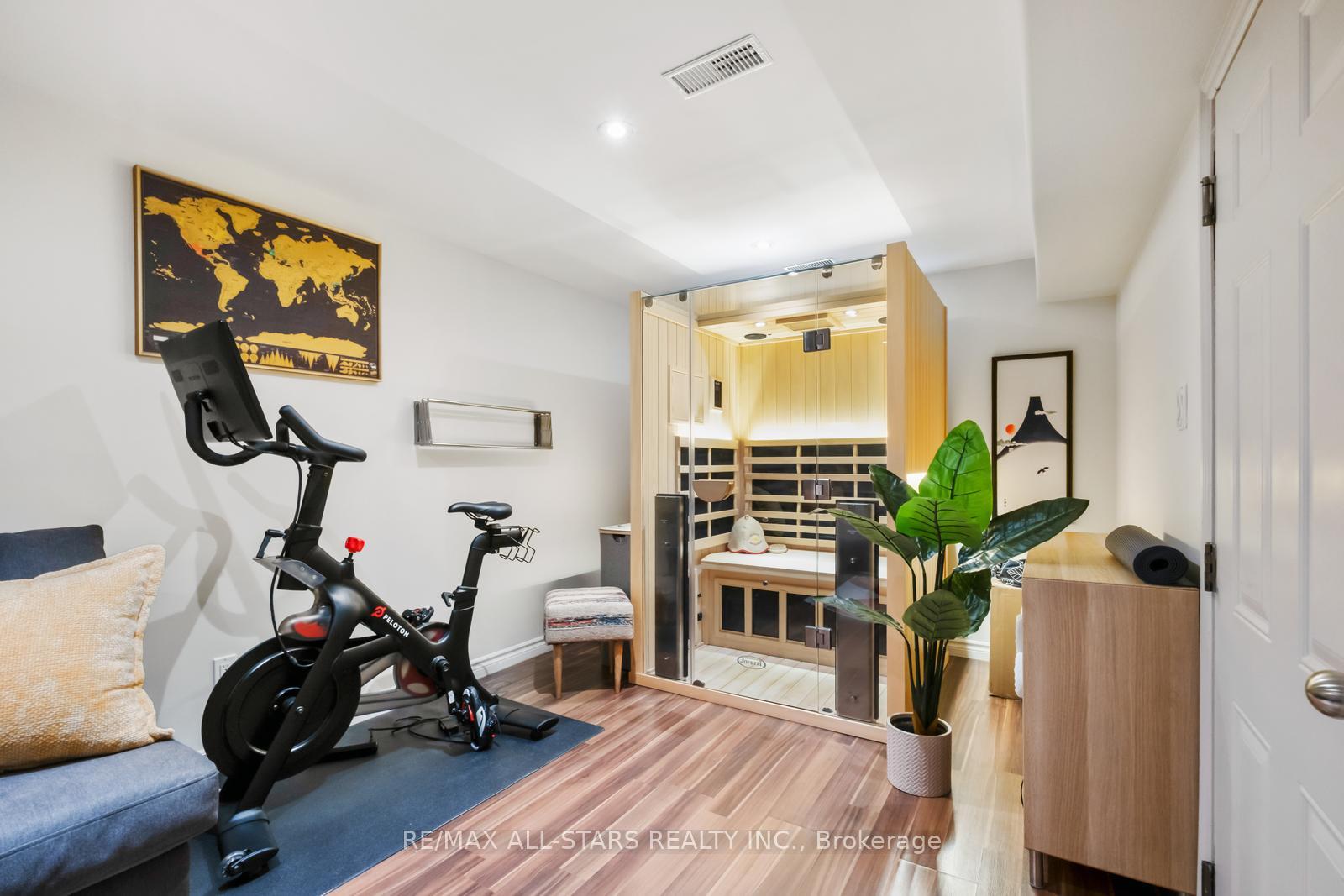 Photo 41 of 12 Glen Davis Crescent, Toronto, East End-Danforth — HOMEH