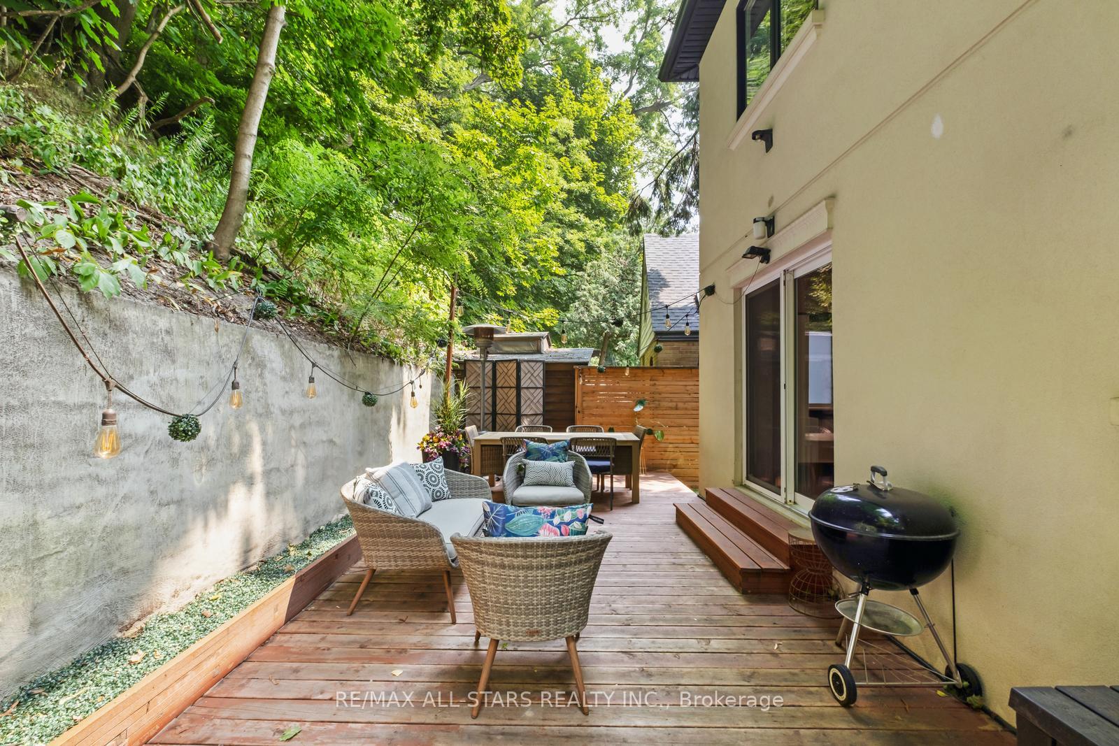 Photo 44 of 12 Glen Davis Crescent, Toronto, East End-Danforth — HOMEH