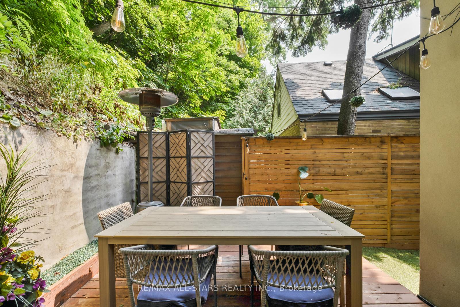 Photo 46 of 12 Glen Davis Crescent, Toronto, East End-Danforth — HOMEH