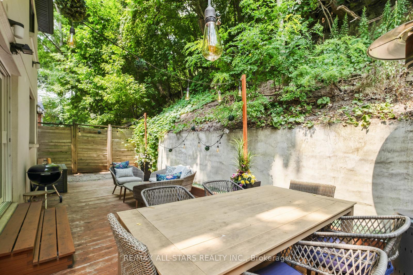 Photo 47 of 12 Glen Davis Crescent, Toronto, East End-Danforth — HOMEH