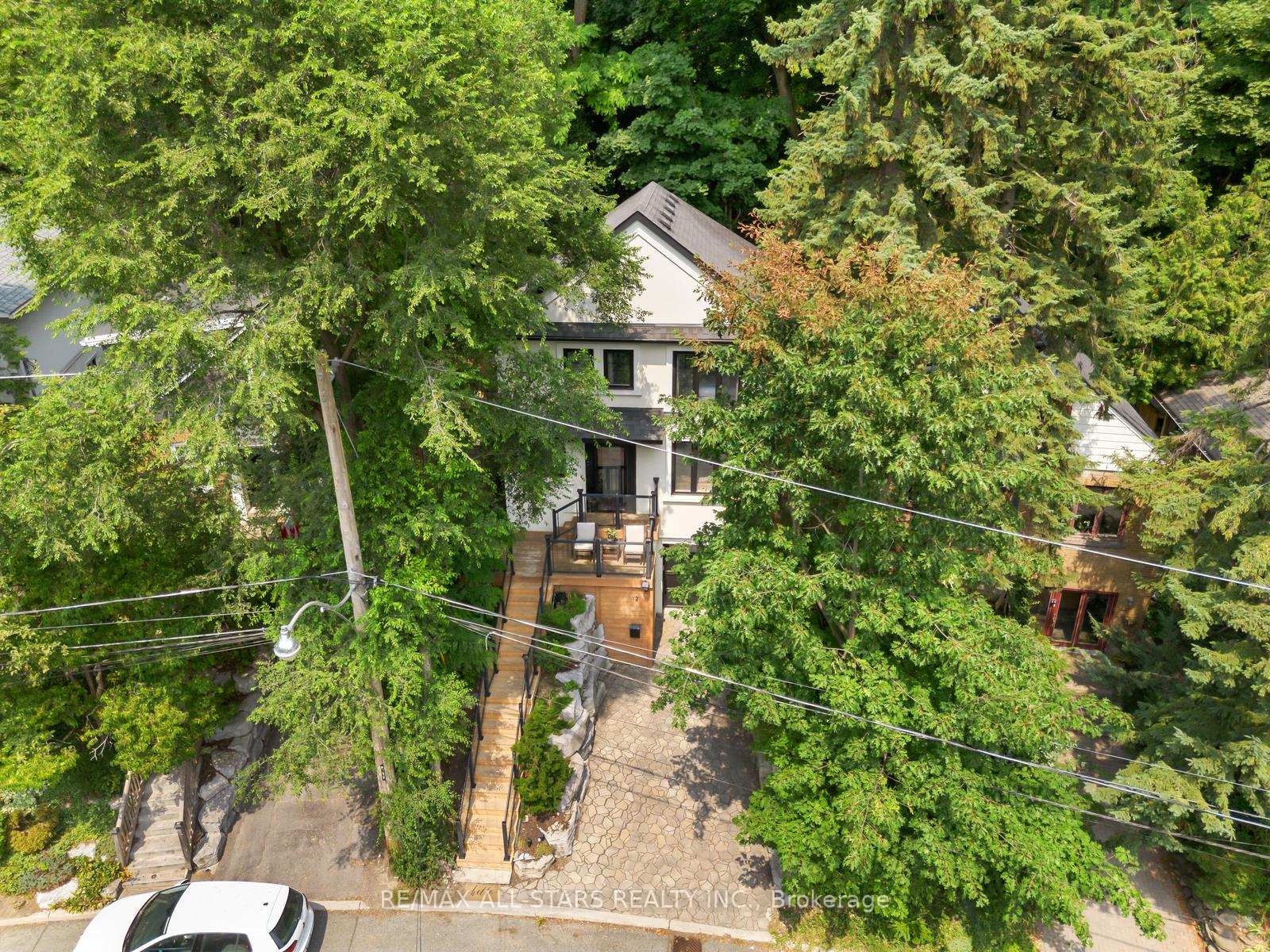 Photo 49 of 12 Glen Davis Crescent, Toronto, East End-Danforth — HOMEH