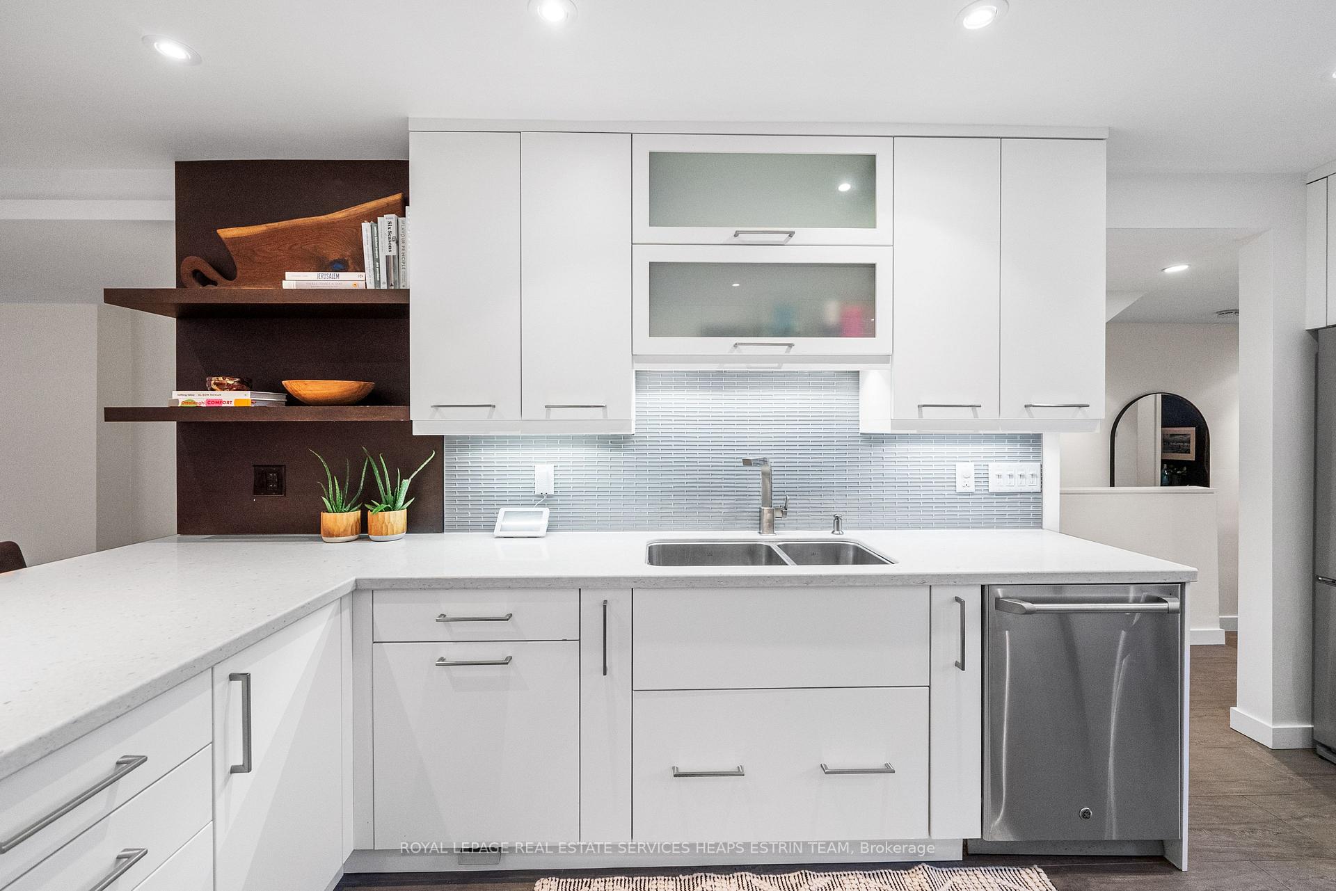 Photo 3 of 418 St Clair Avenue E, Toronto, Rosedale-Moore Park — HOMEH