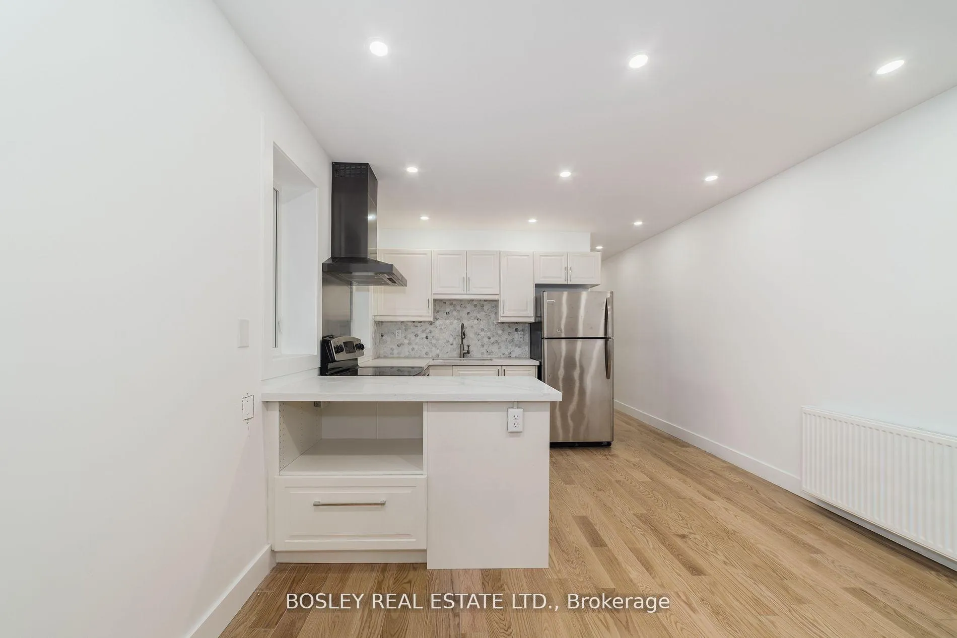 Photo 8 of Unit A, 926 Kingston Road, Toronto, The Beaches — HOMEH