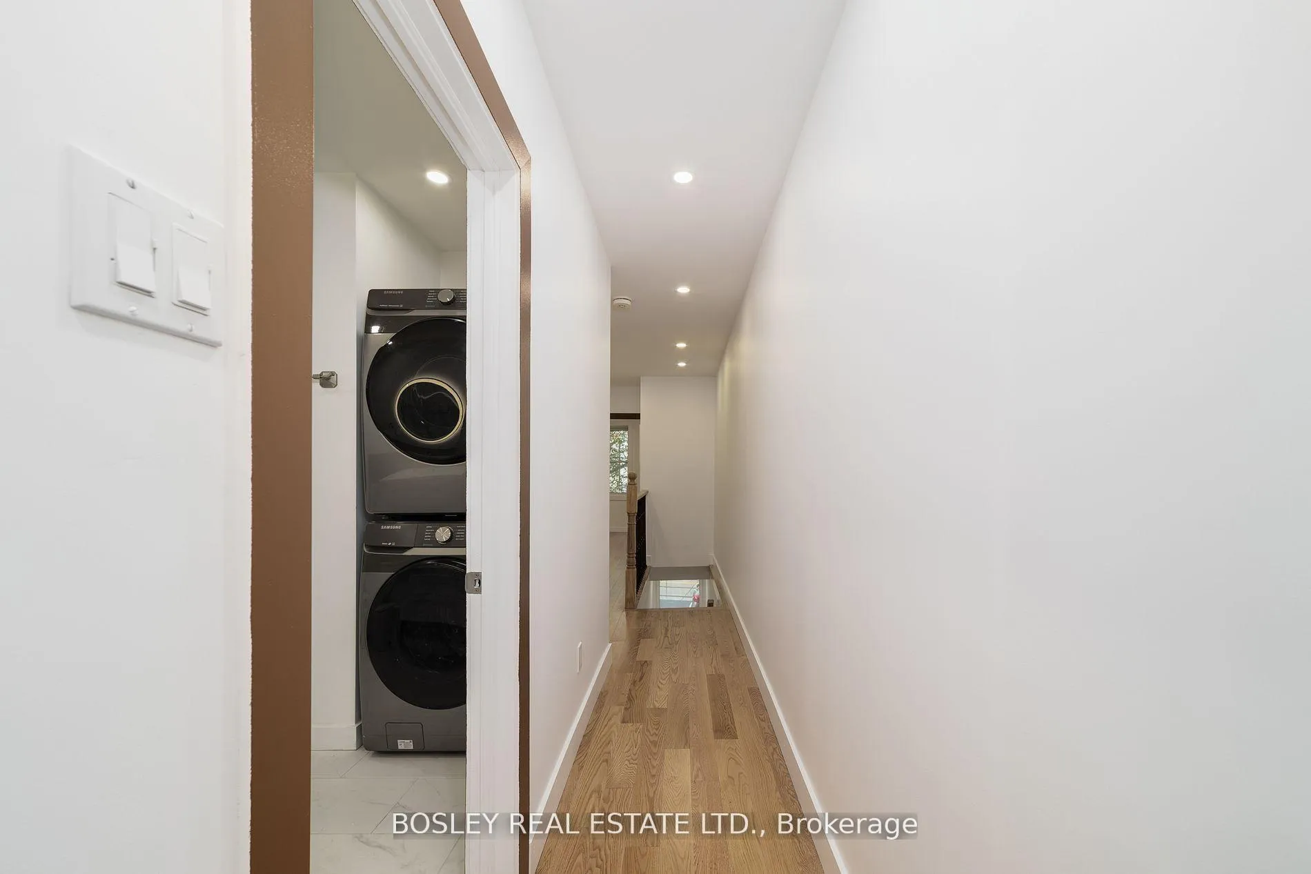 Photo 9 of Unit A, 926 Kingston Road, Toronto, The Beaches — HOMEH