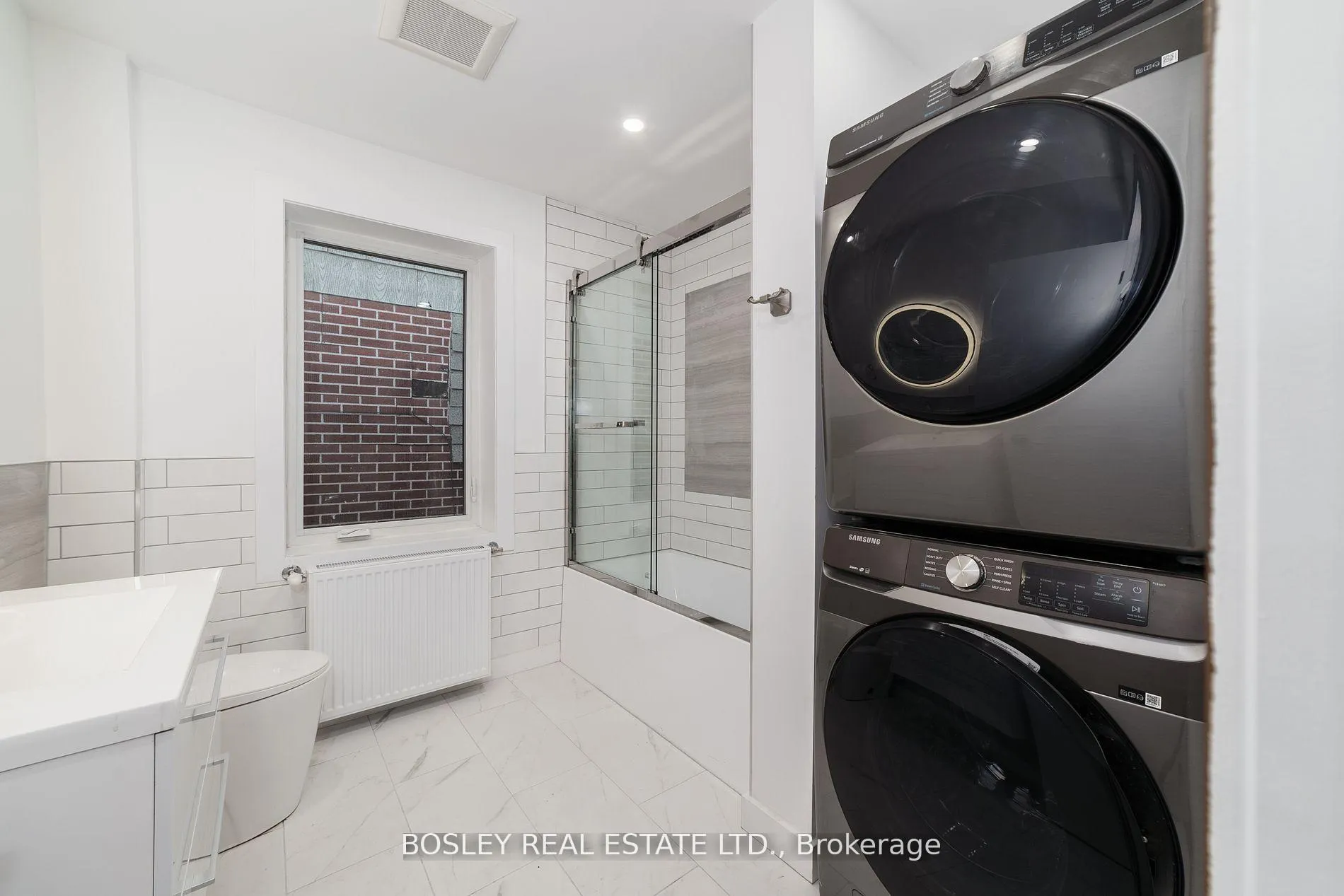 Photo 10 of Unit A, 926 Kingston Road, Toronto, The Beaches — HOMEH