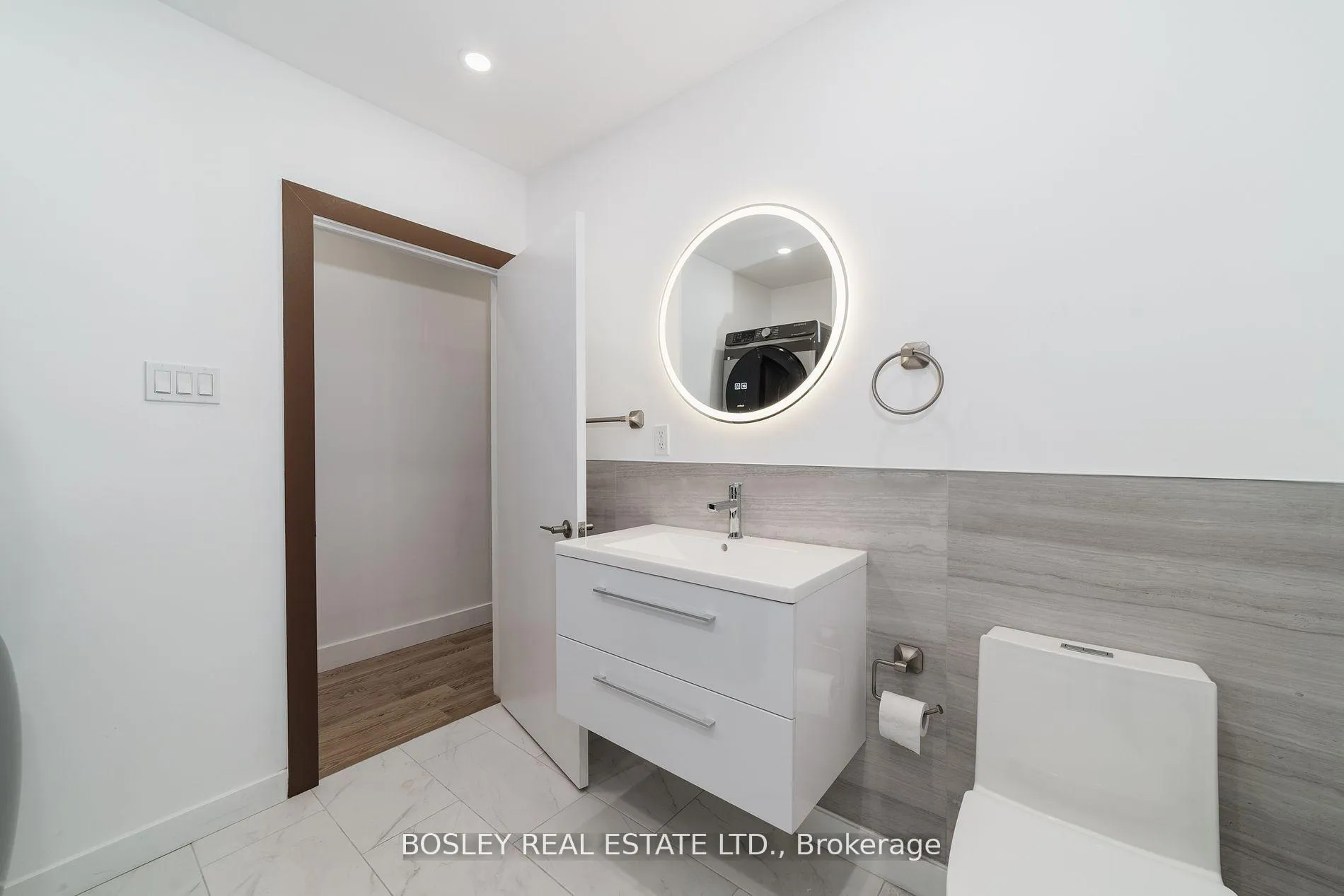 Photo 11 of Unit A, 926 Kingston Road, Toronto, The Beaches — HOMEH
